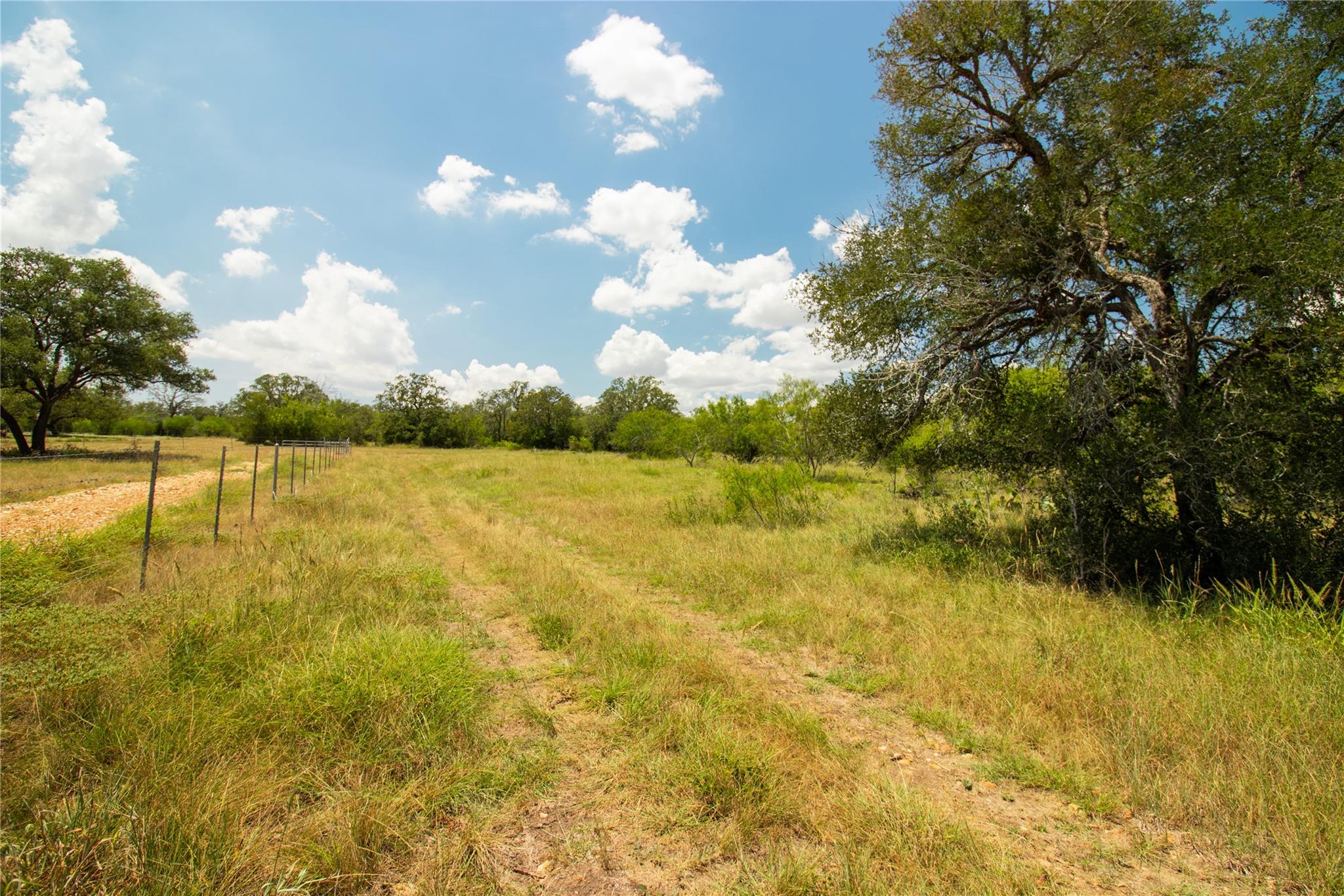 9421 Sycamore Shade Ln, Seguin, TX 78155