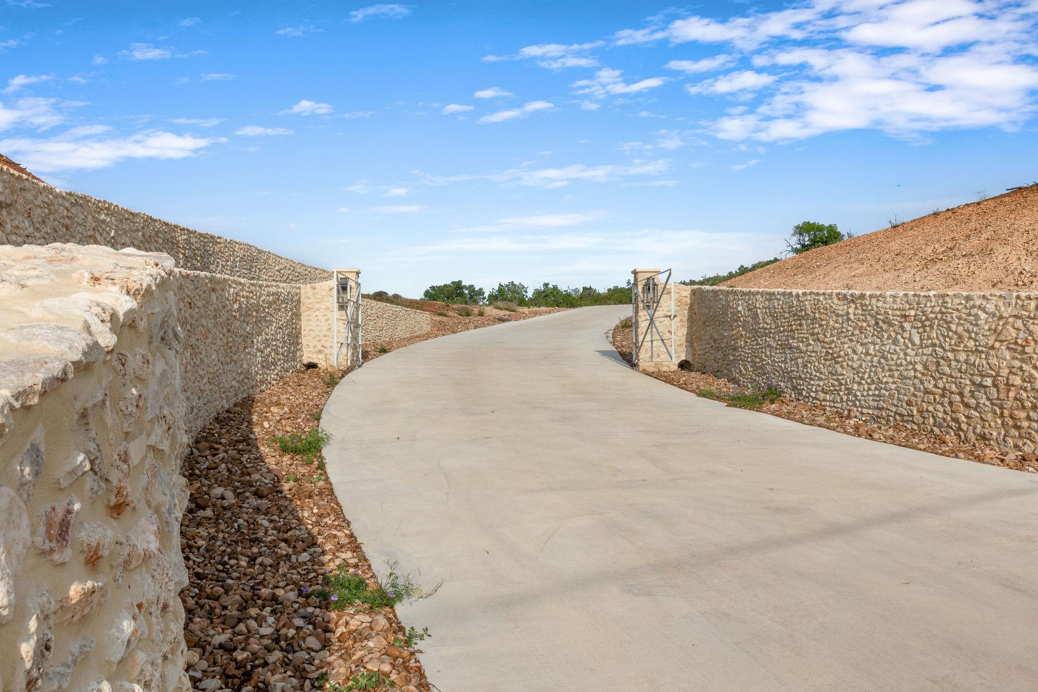 103-205 Mount Gainor Rd, Dripping Springs, TX 78620