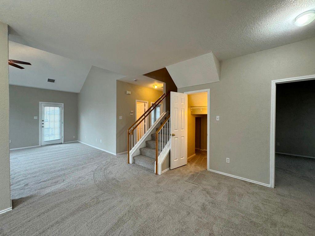 544 Hogan, Kyle, TX 78640