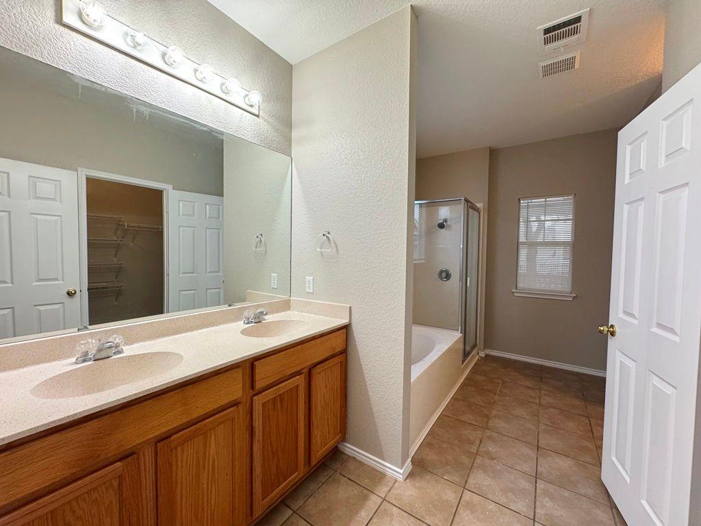 544 Hogan, Kyle, TX 78640