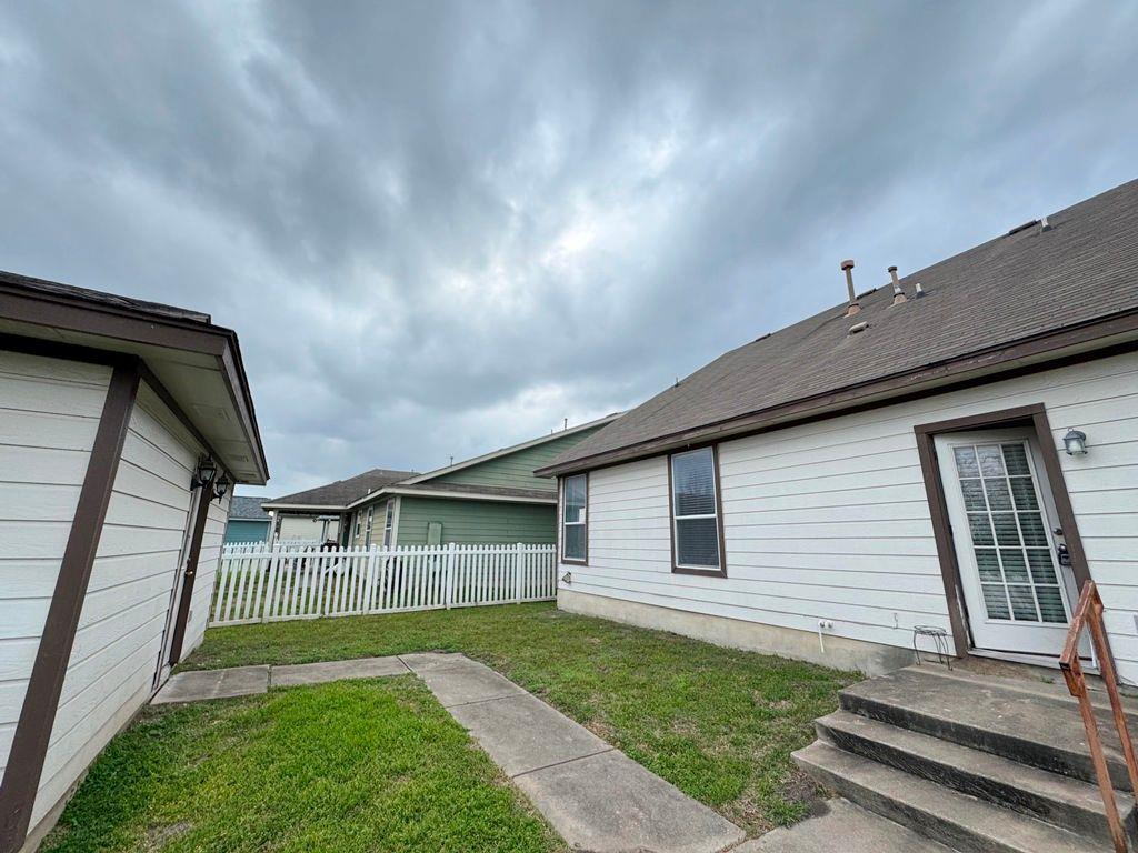 544 Hogan, Kyle, TX 78640