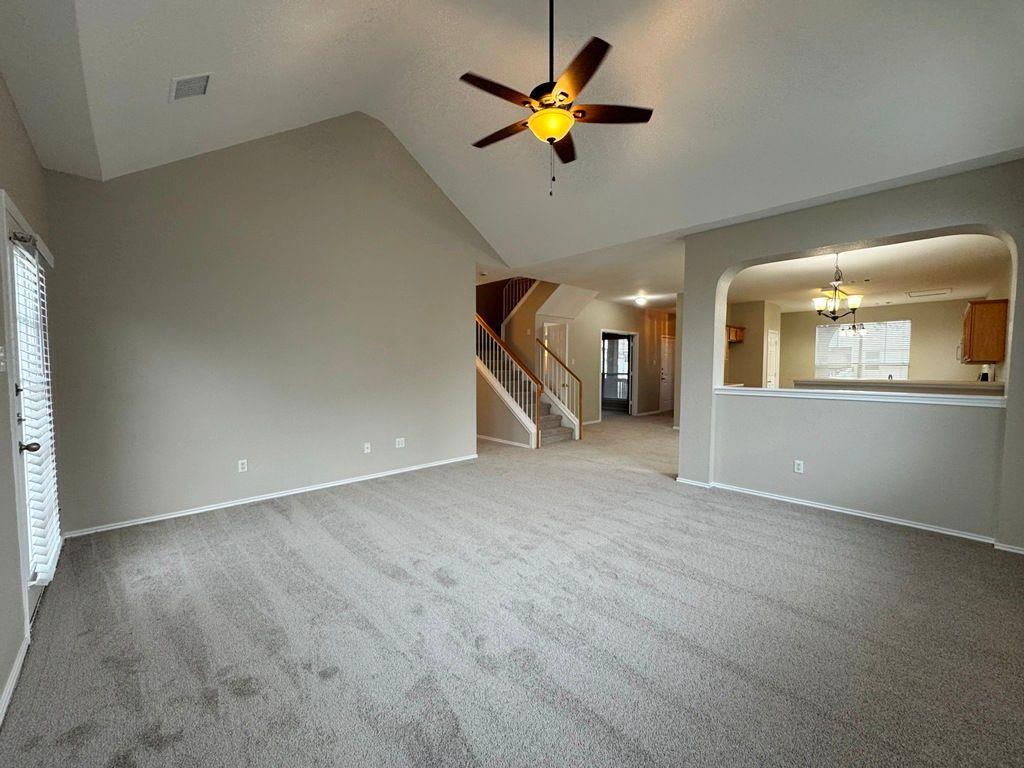 544 Hogan, Kyle, TX 78640