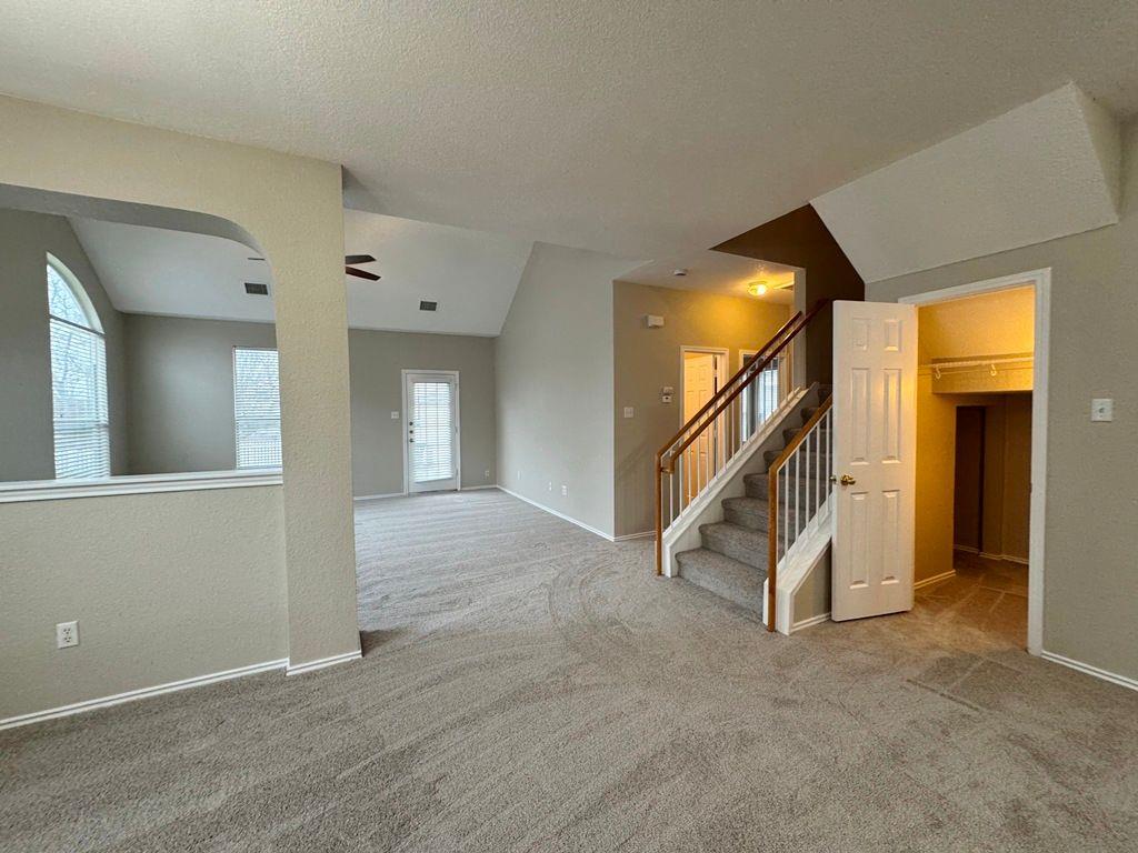 544 Hogan, Kyle, TX 78640