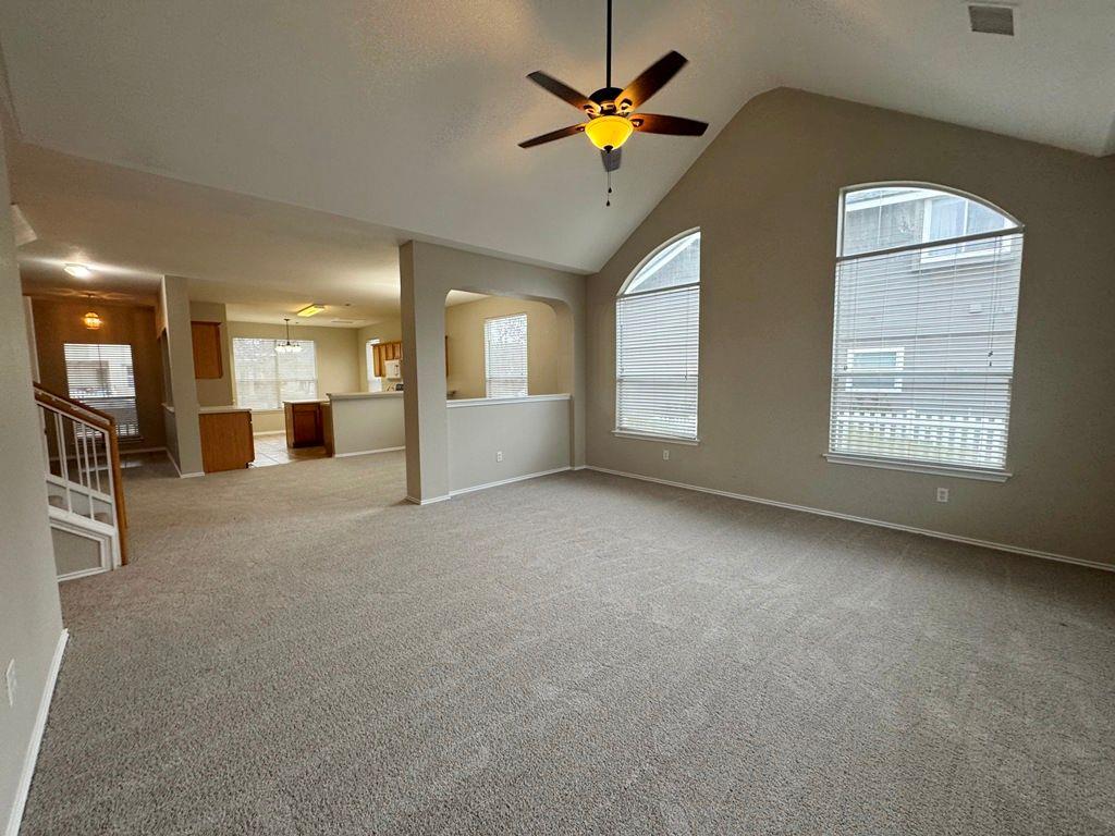 544 Hogan, Kyle, TX 78640