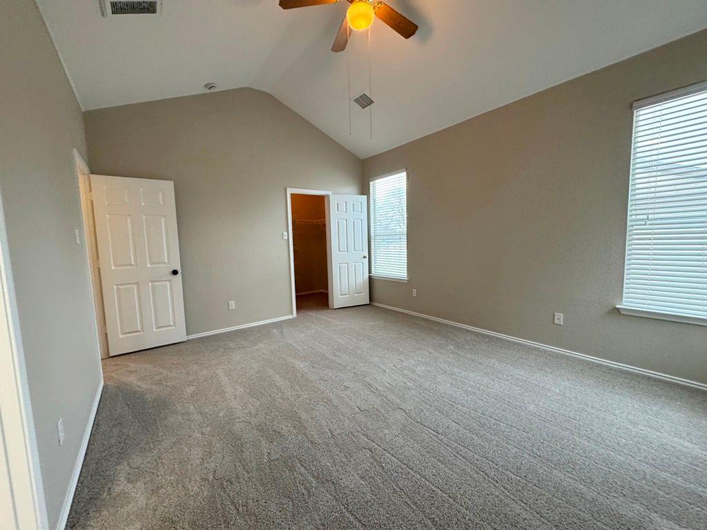 544 Hogan, Kyle, TX 78640