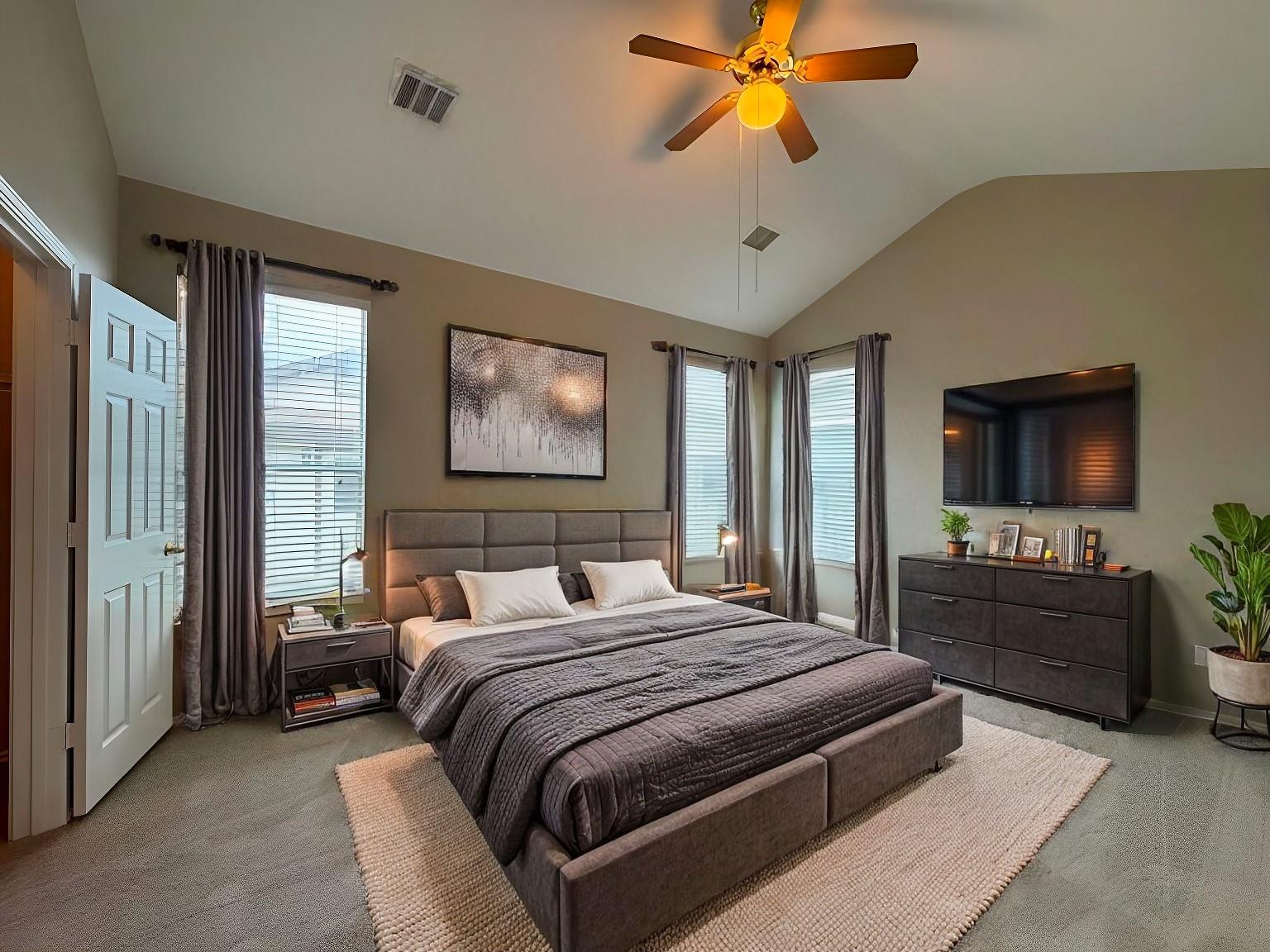 544 Hogan, Kyle, TX 78640