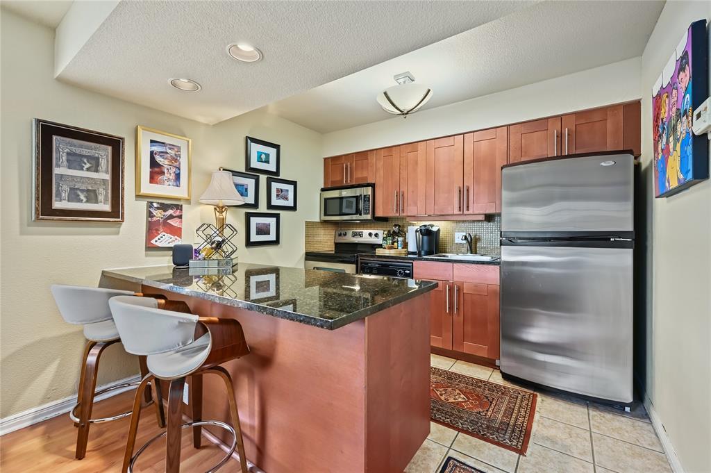 7685 Northcross Dr # 304, Austin, TX 78757