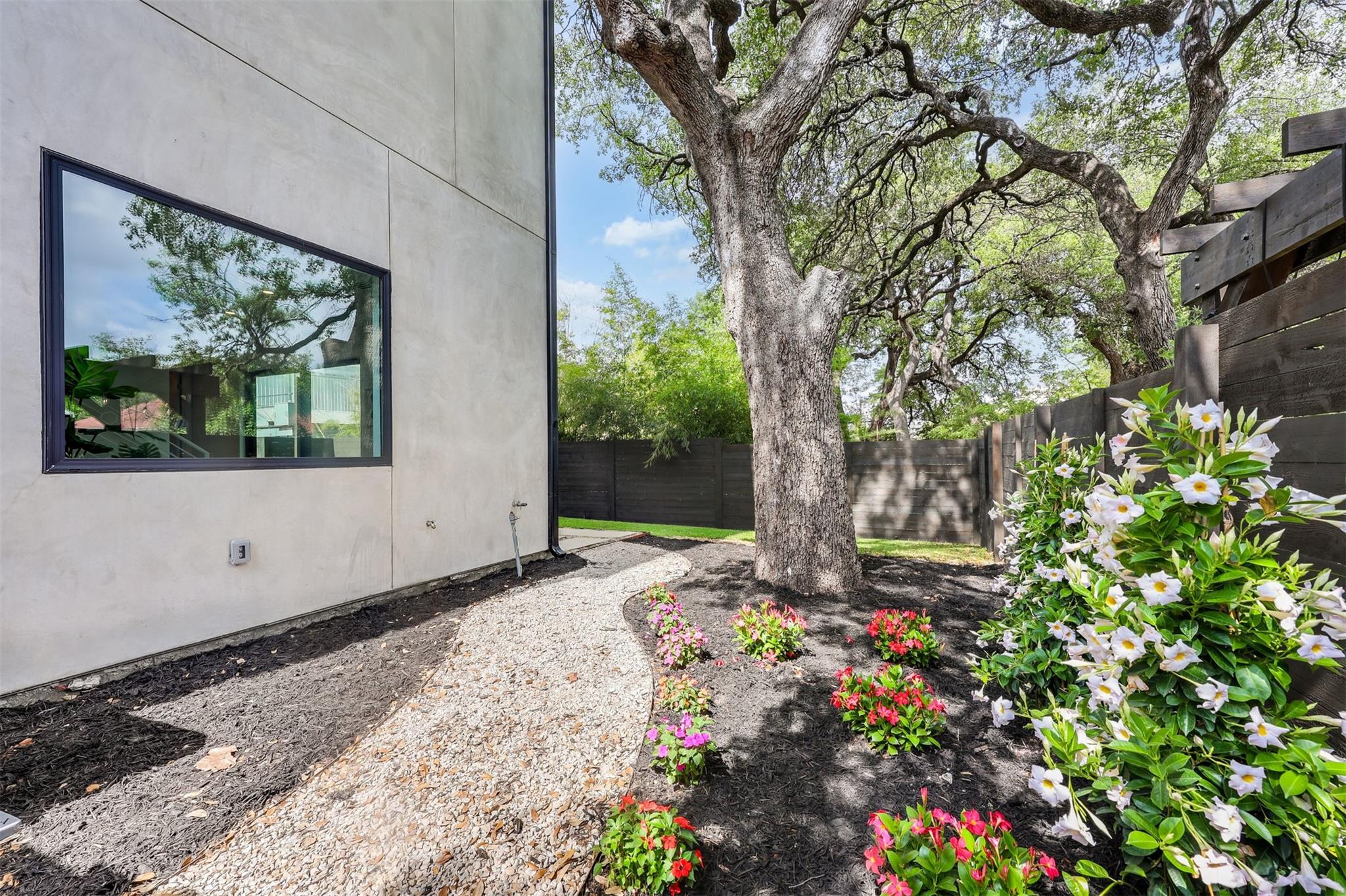 107 W Johanna St # C, Austin, TX 78704