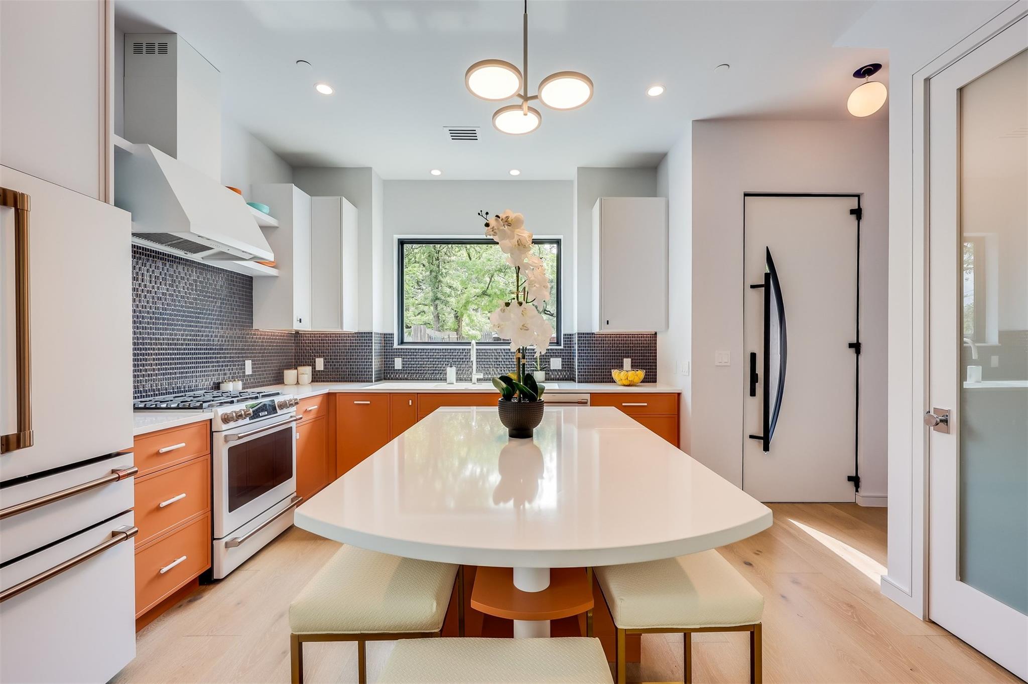 107 W Johanna St # C, Austin, TX 78704