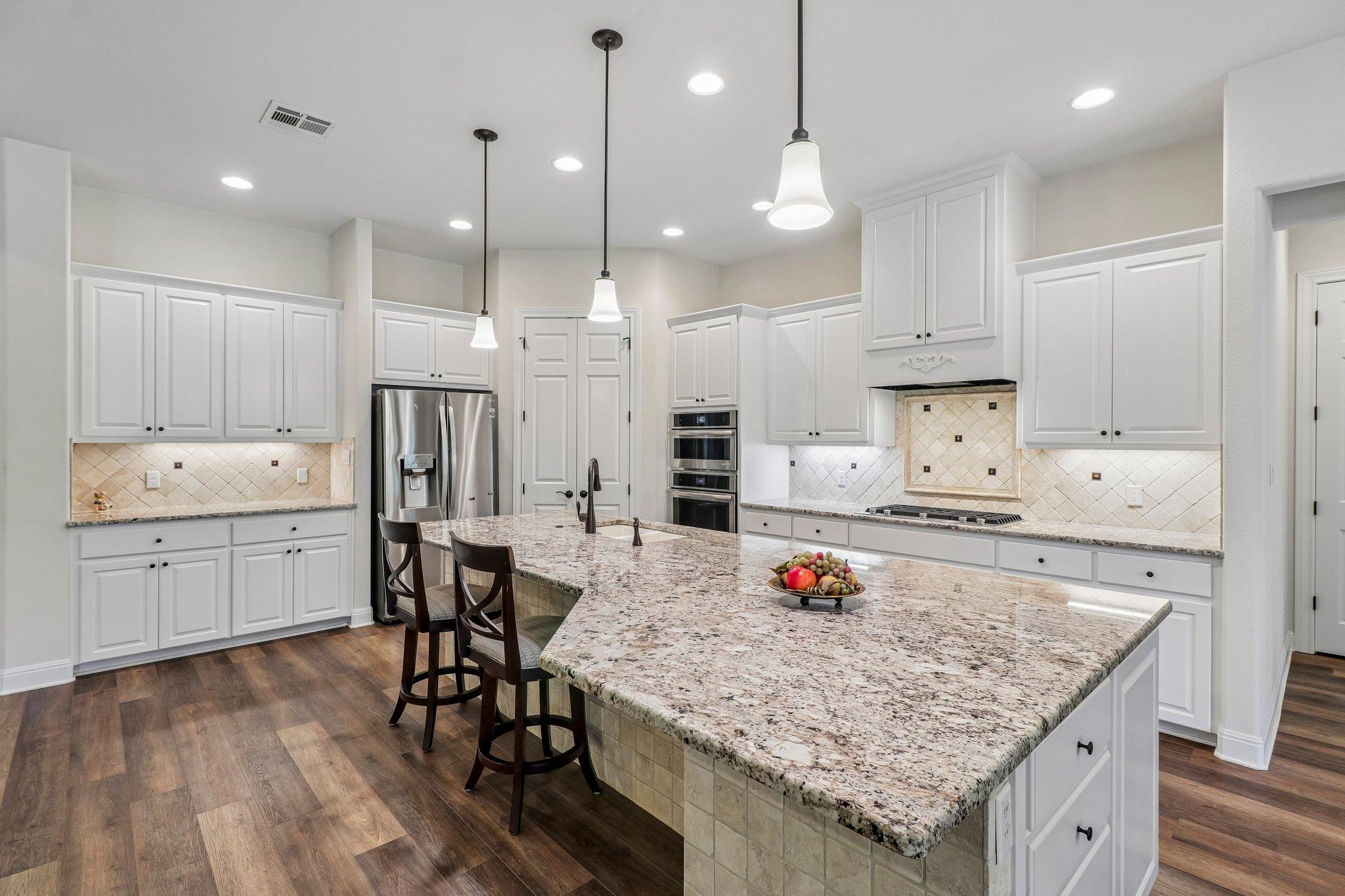 1302 Big Dr, Georgetown, TX 78628