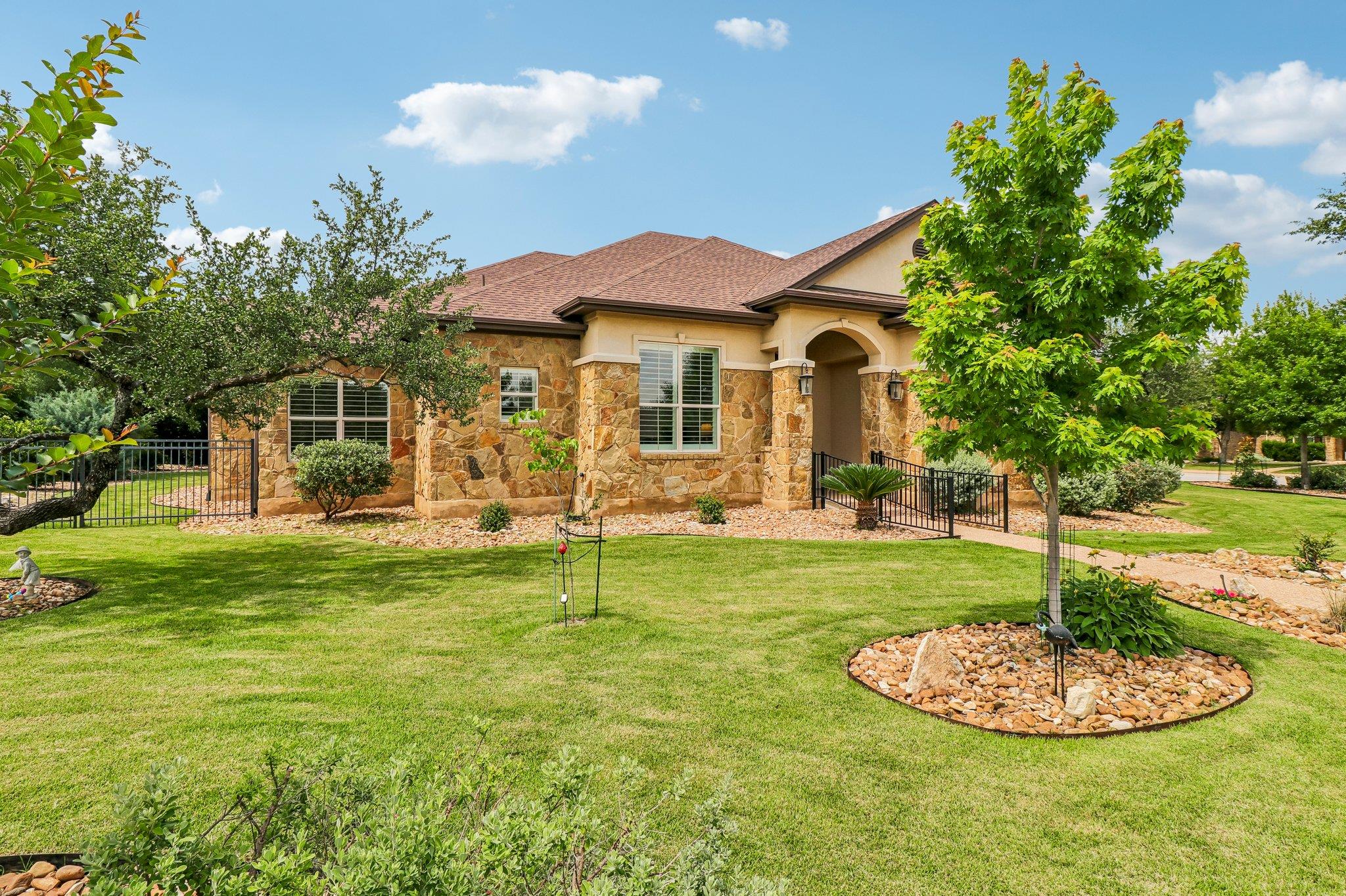 1302 Big Dr, Georgetown, TX 78628