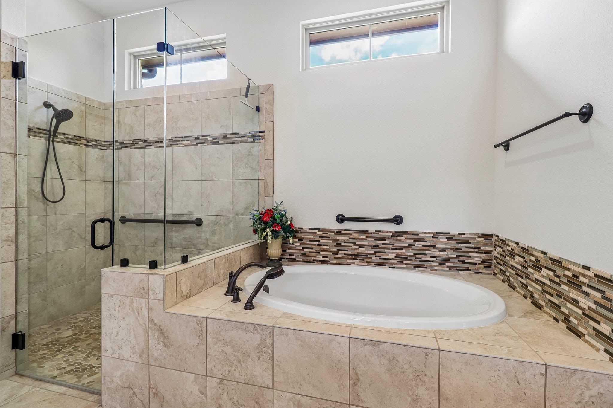 1302 Big Dr, Georgetown, TX 78628