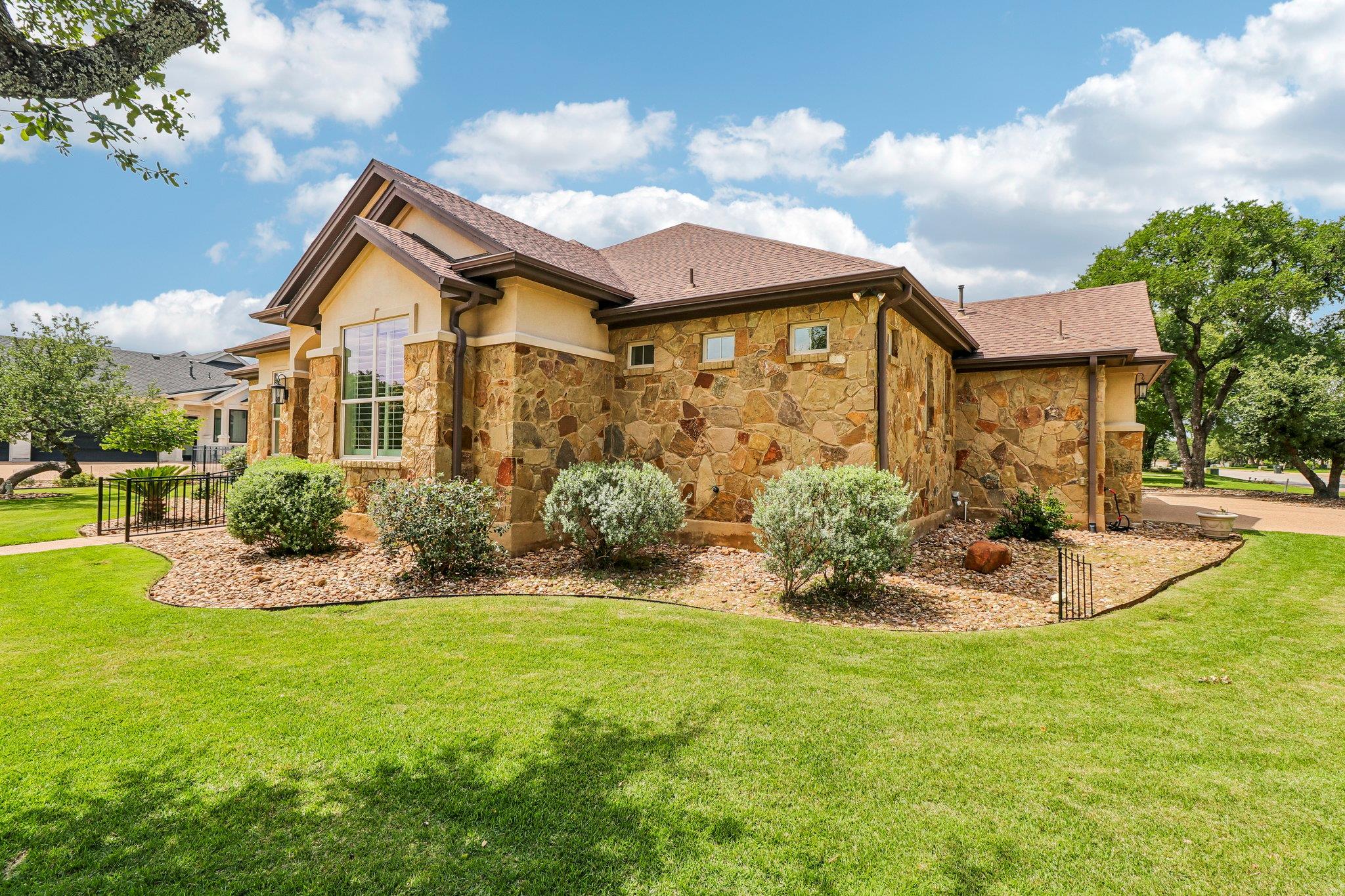 1302 Big Dr, Georgetown, TX 78628