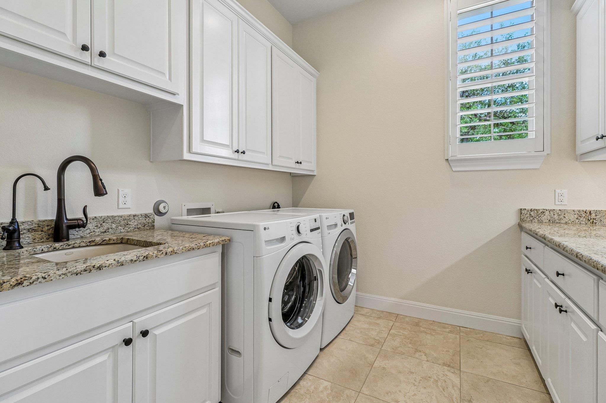 1302 Big Dr, Georgetown, TX 78628