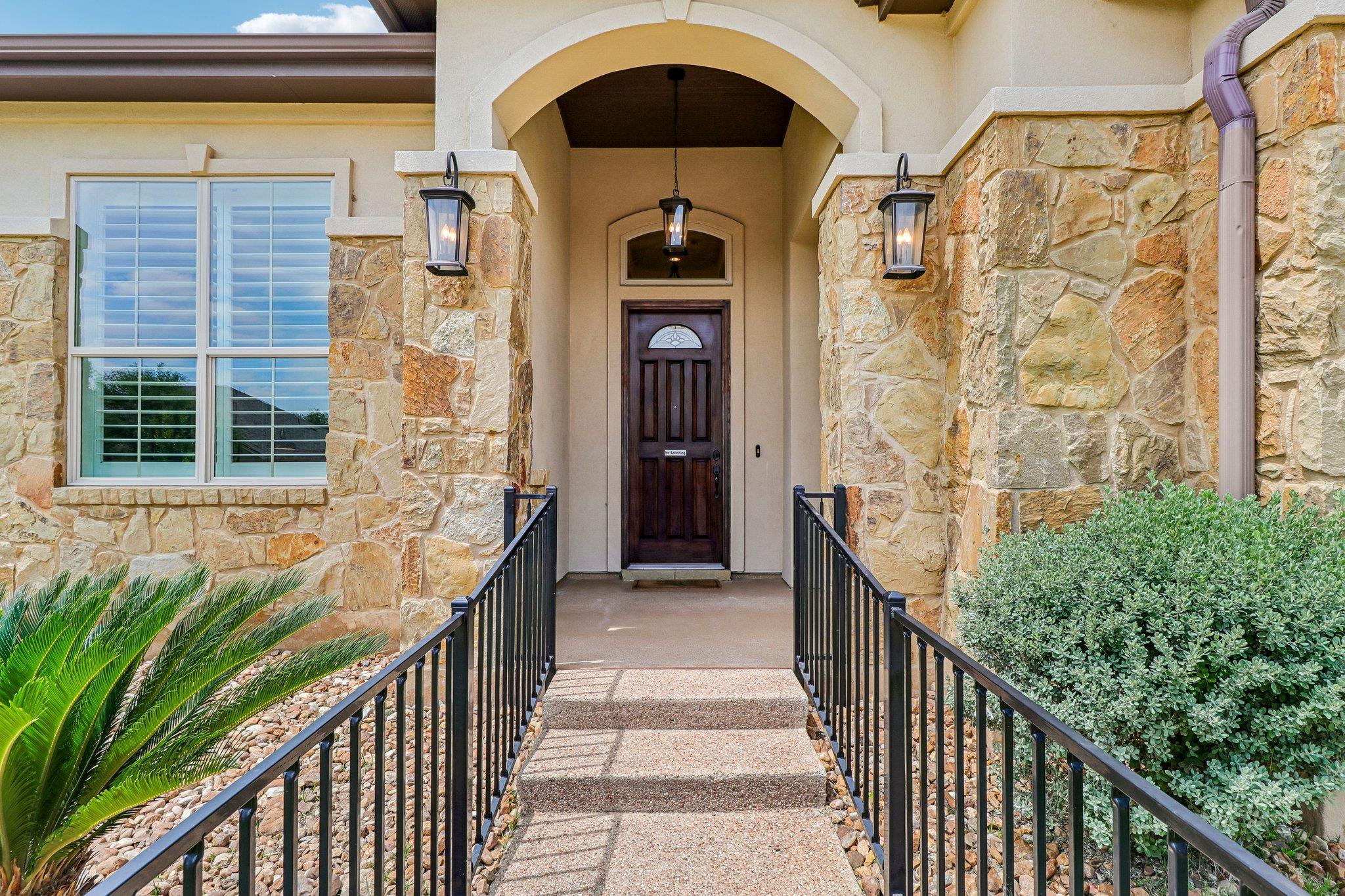 1302 Big Dr, Georgetown, TX 78628