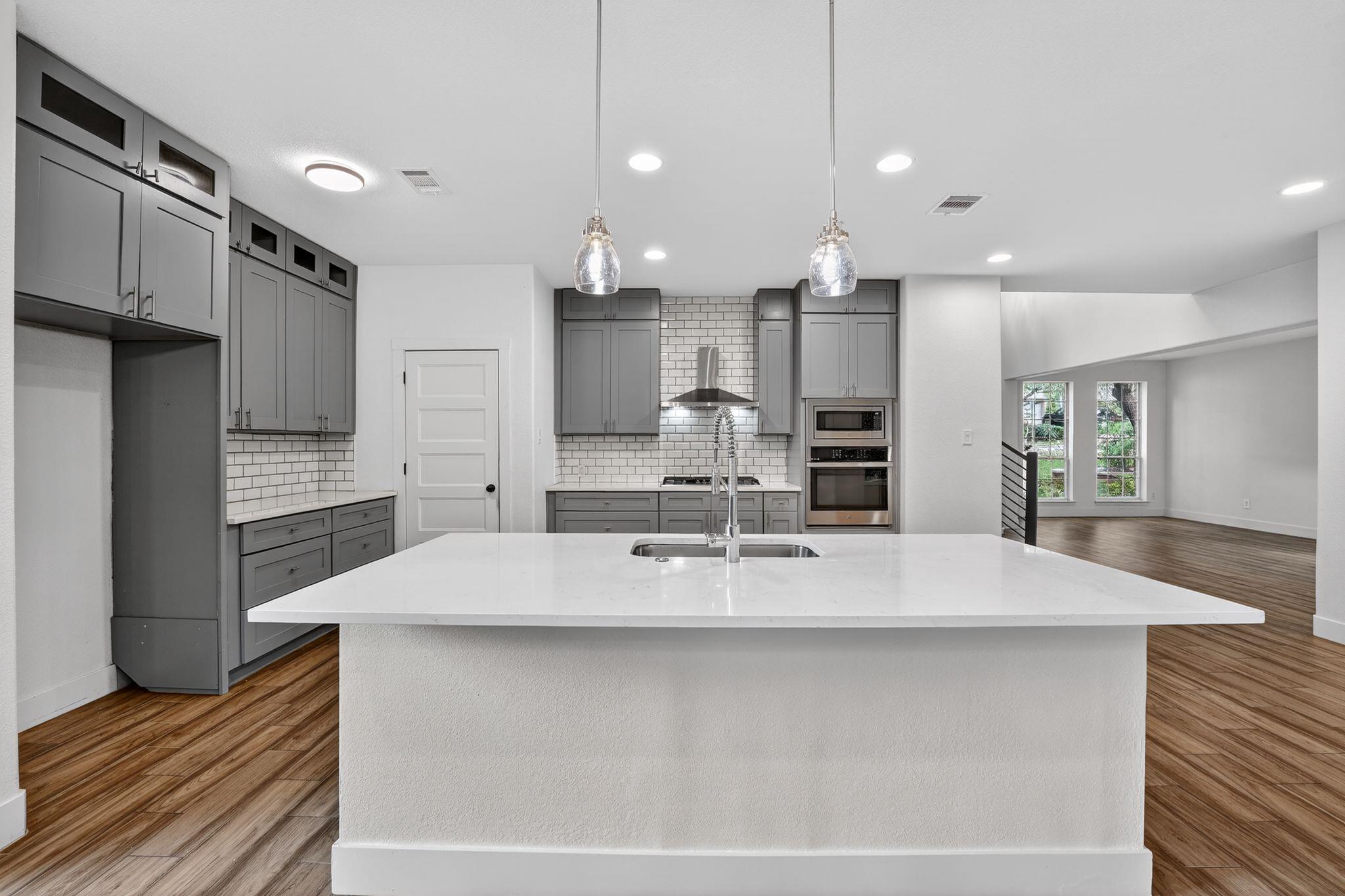 4029 Canyon Glen Cir, Austin, TX 78732