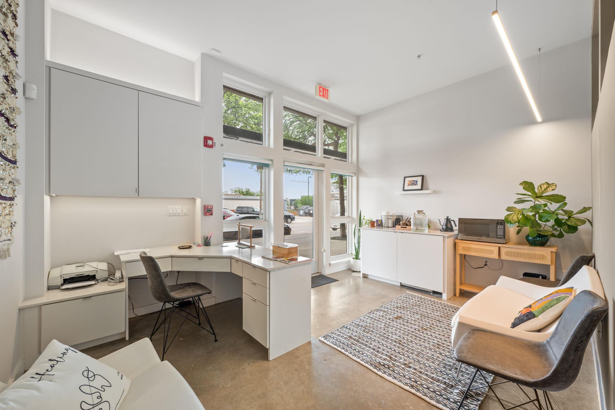 2235 E 6th St # 106, Austin, TX 78702