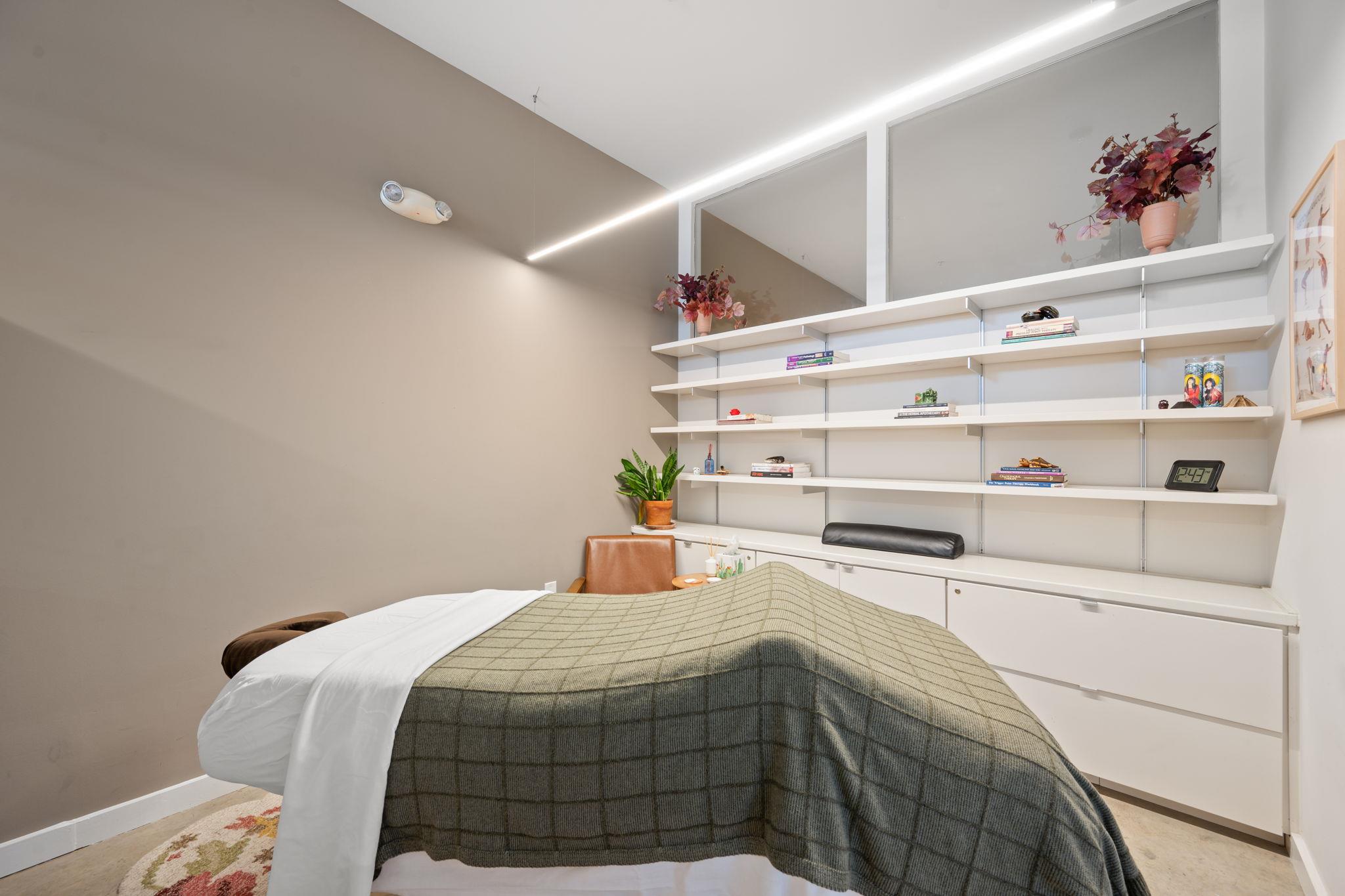 2235 E 6th St # 106, Austin, TX 78702