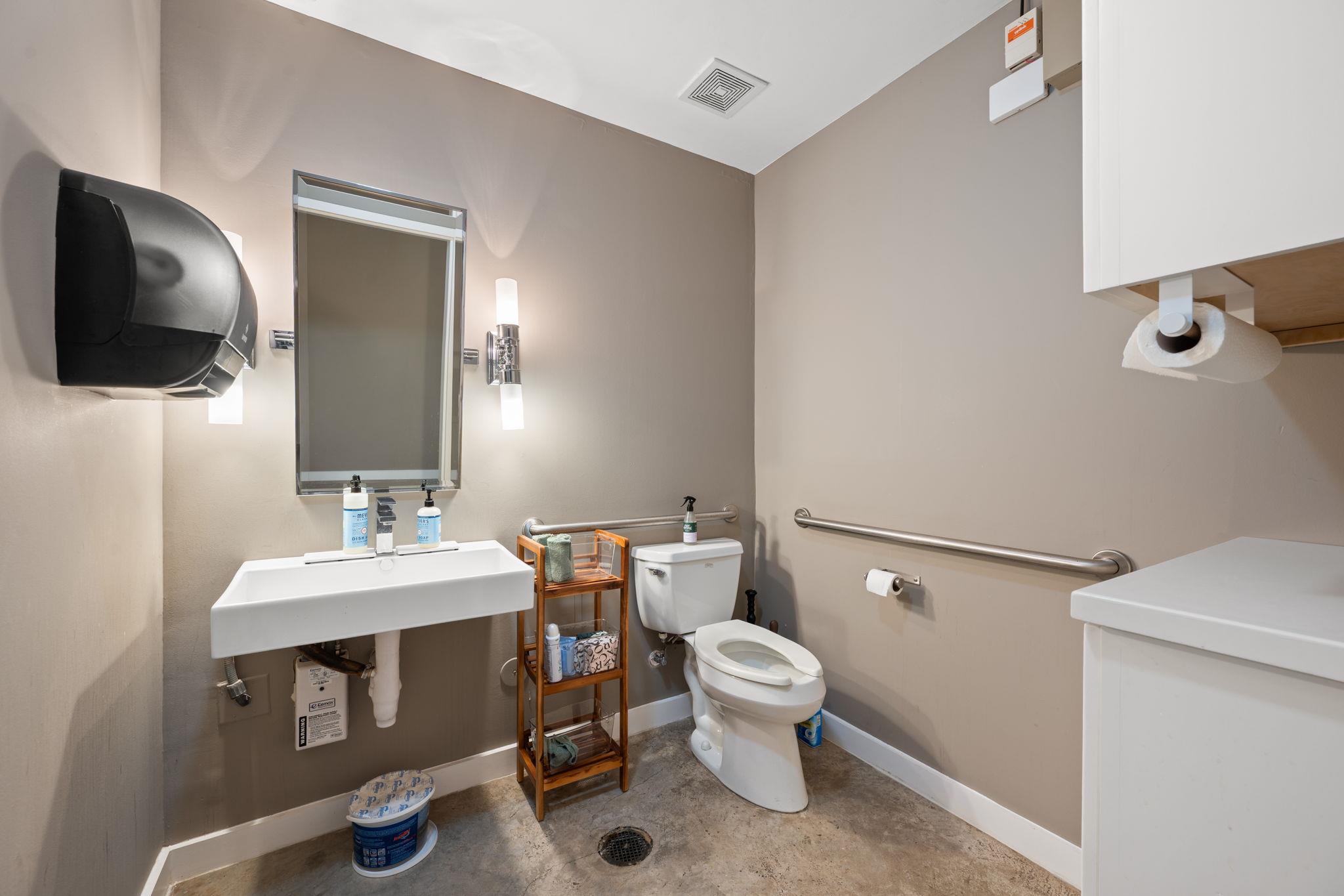 2235 E 6th St # 106, Austin, TX 78702