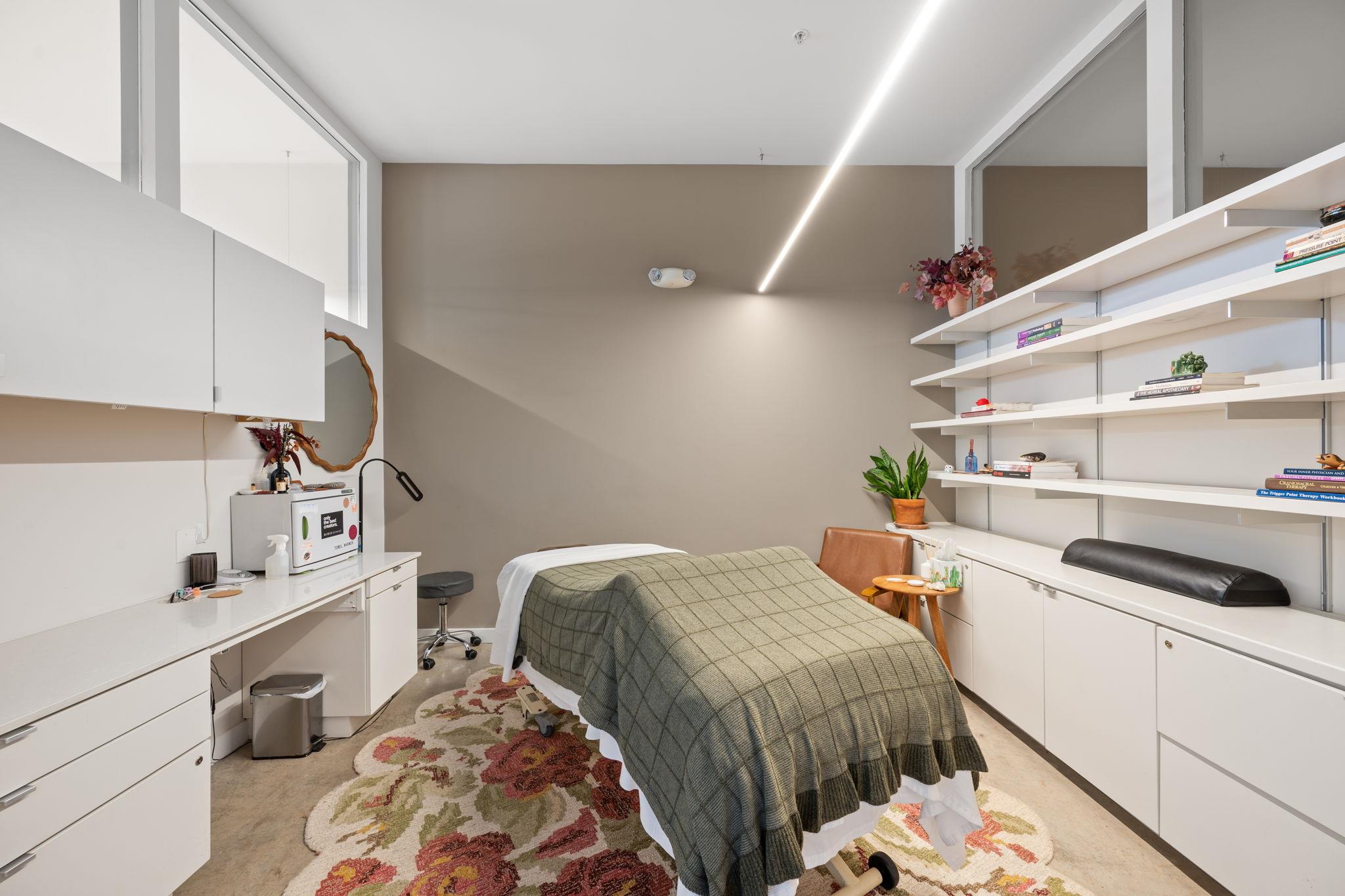 2235 E 6th St # 106, Austin, TX 78702