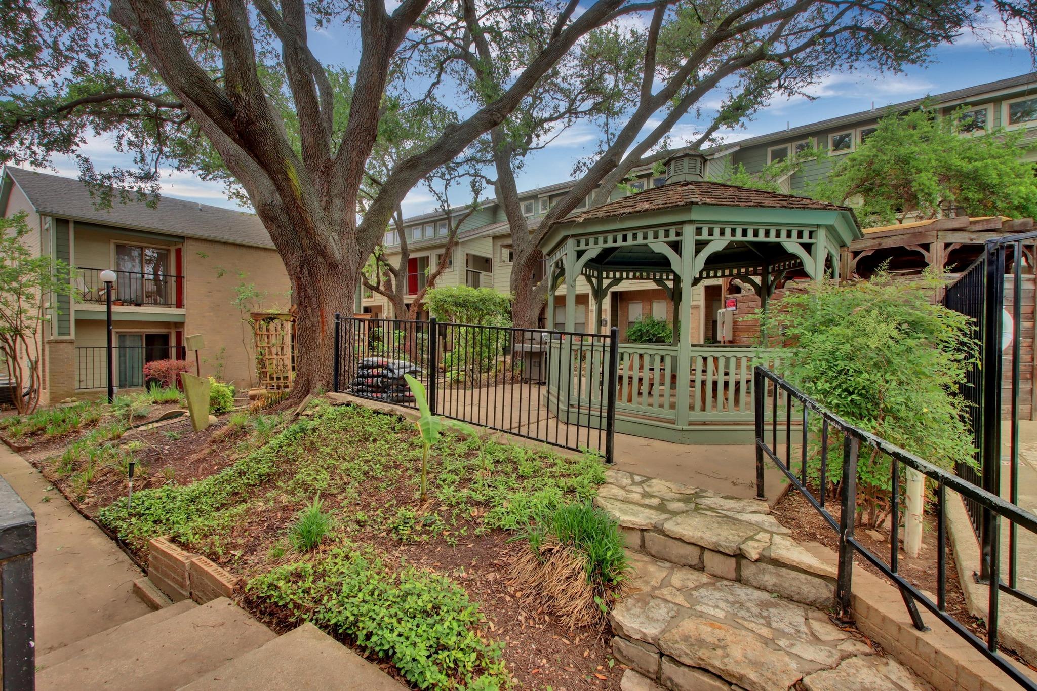 2104 Cullen Ave # 202, Austin, TX 78757