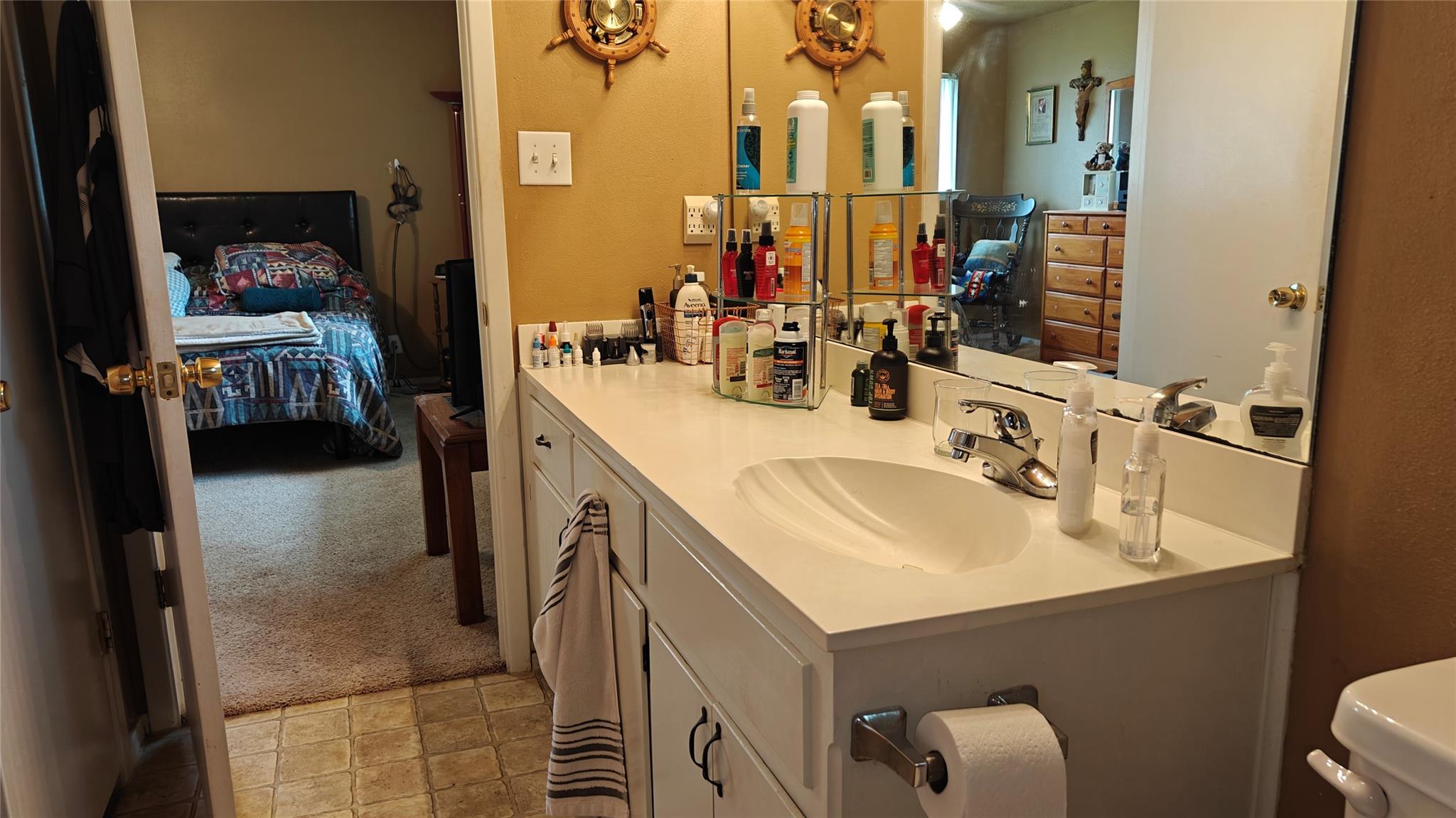 526 Dennis Dr, Round Rock, TX 78664