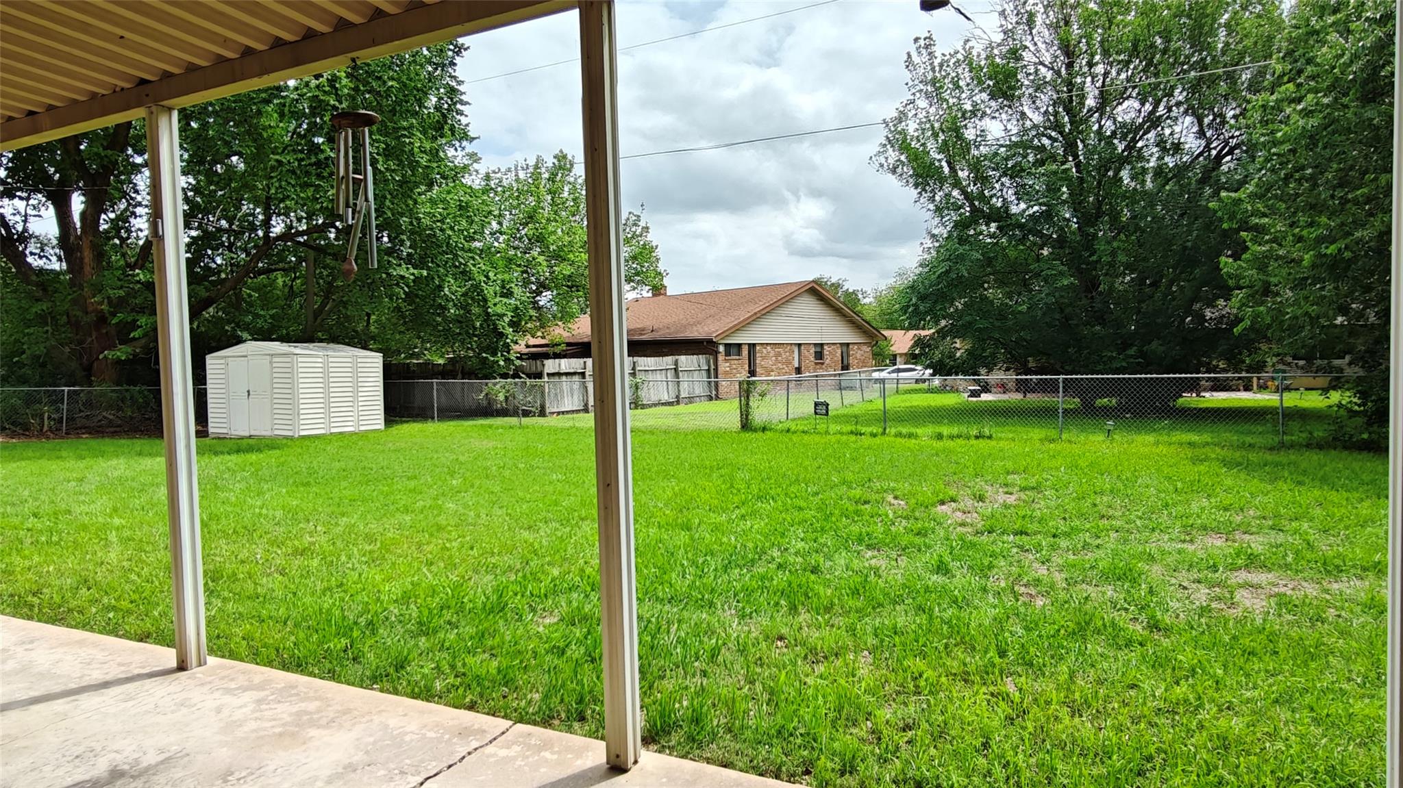 526 Dennis Dr, Round Rock, TX 78664