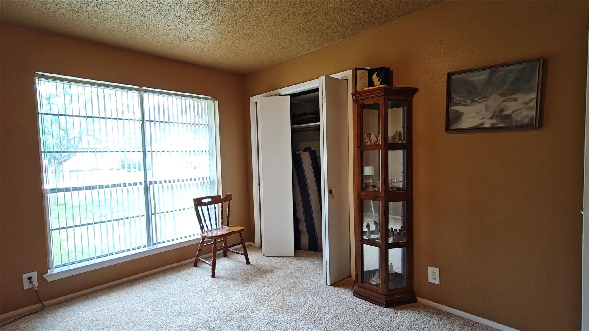526 Dennis Dr, Round Rock, TX 78664