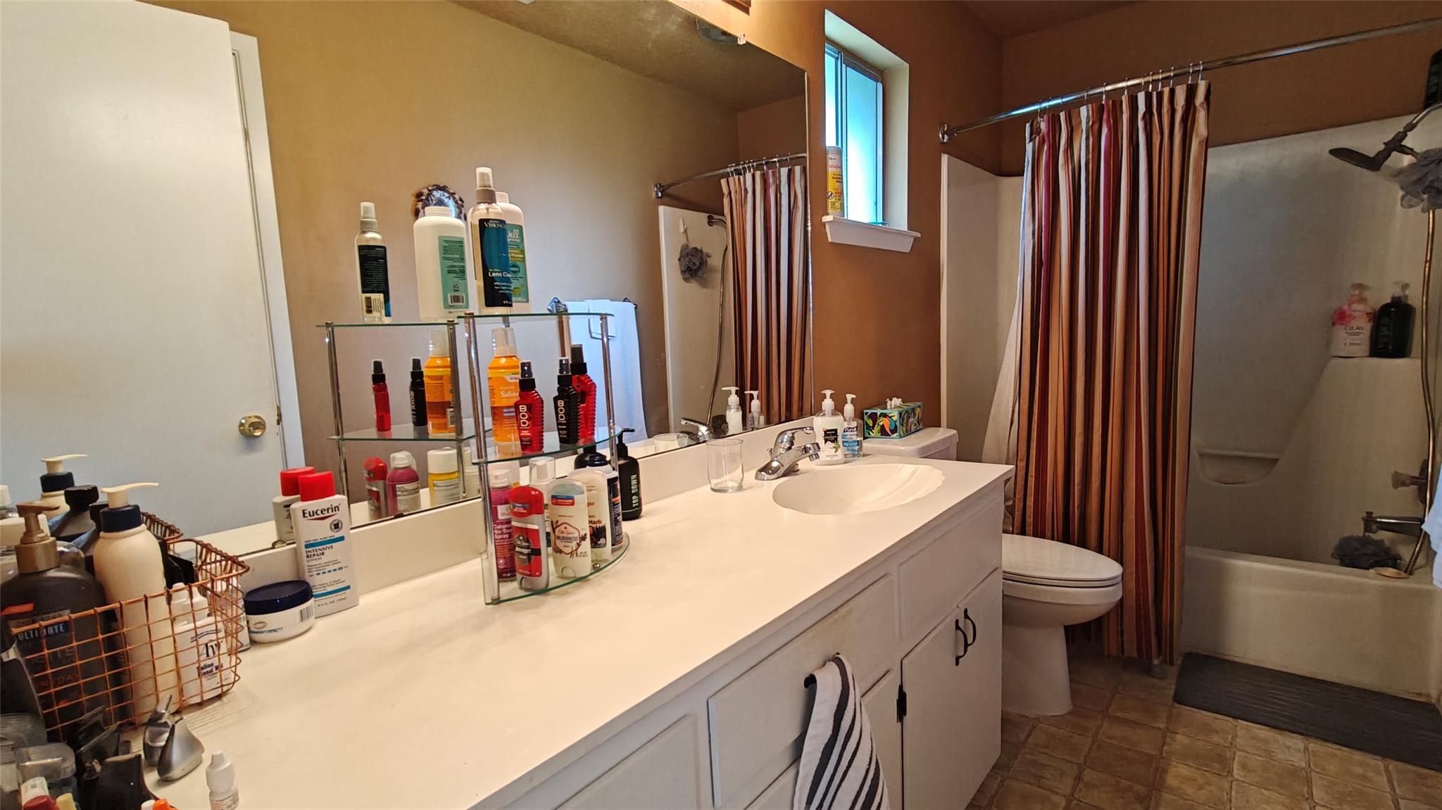 526 Dennis Dr, Round Rock, TX 78664