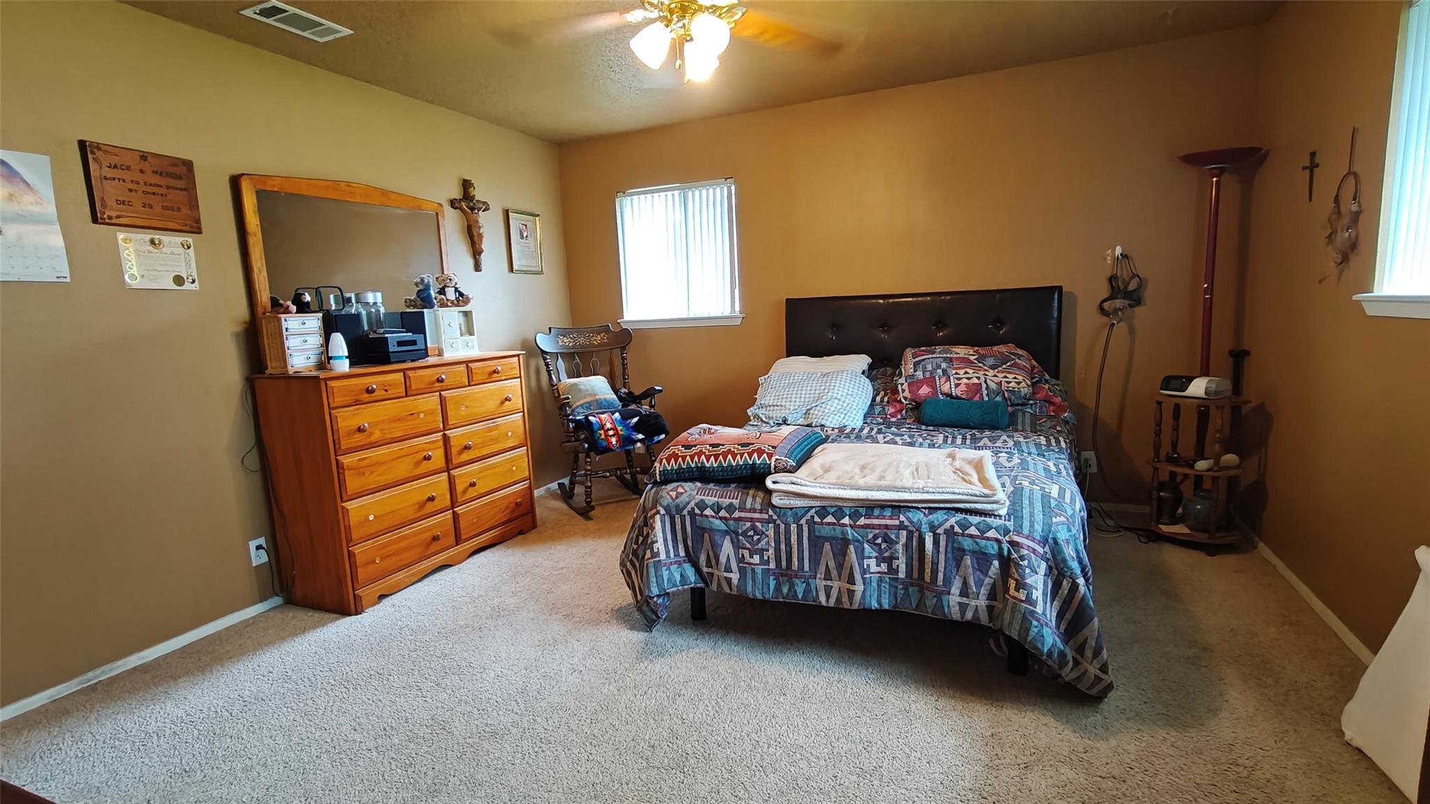 526 Dennis Dr, Round Rock, TX 78664