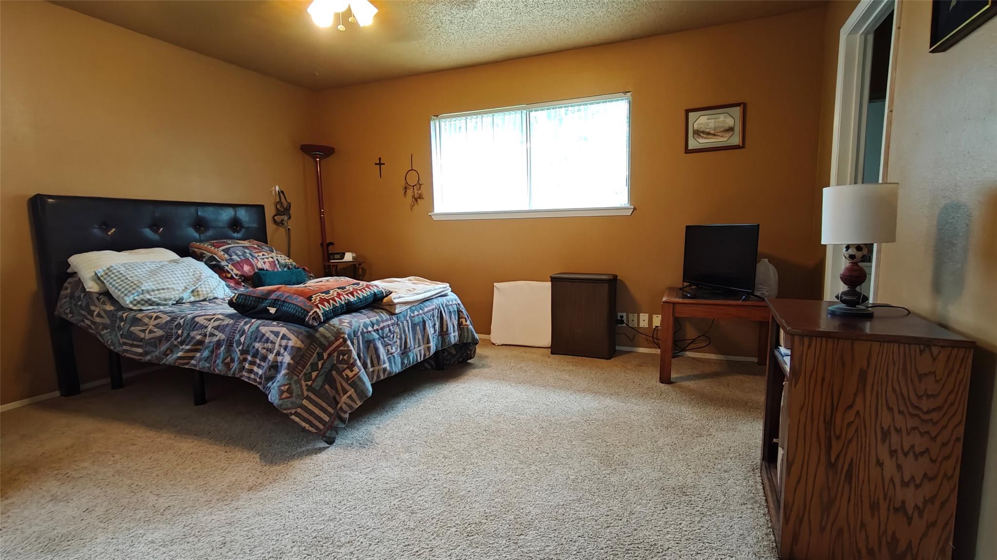 526 Dennis Dr, Round Rock, TX 78664