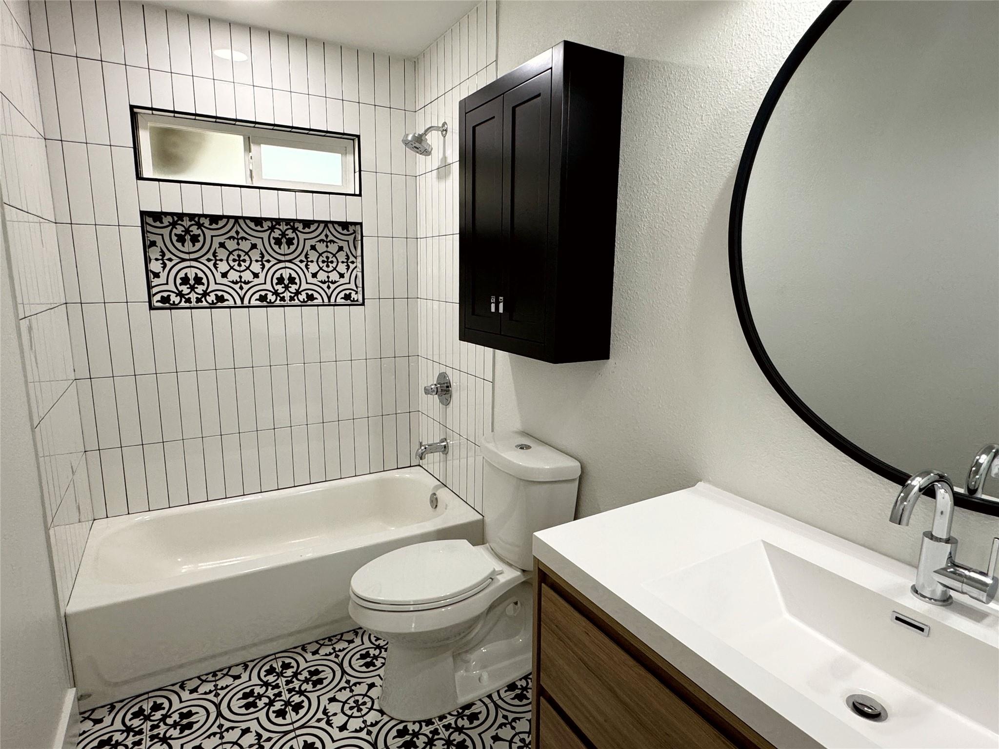 5002 Glencoe Cir, Austin, TX 78745