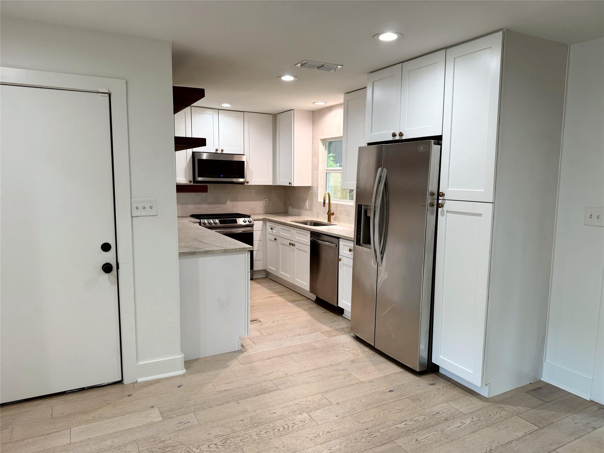 5002 Glencoe Cir, Austin, TX 78745