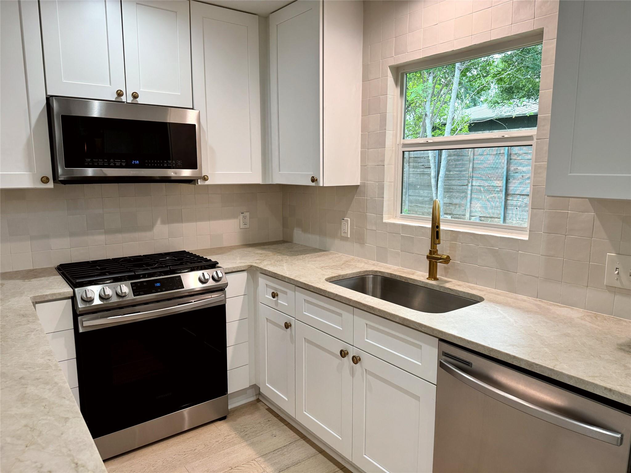 5002 Glencoe Cir, Austin, TX 78745