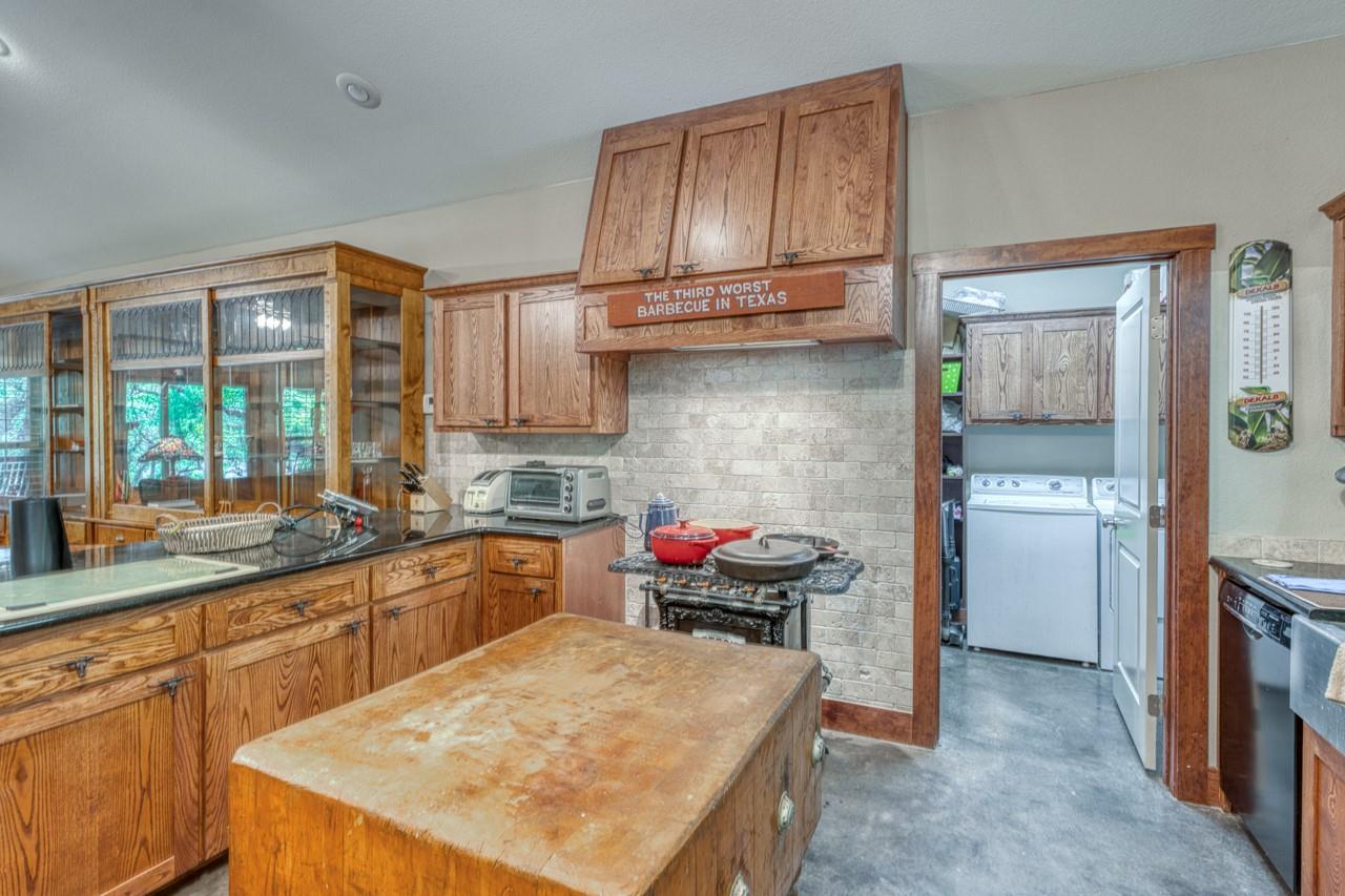 2145 Fm 922, Forestburg, TX 76239