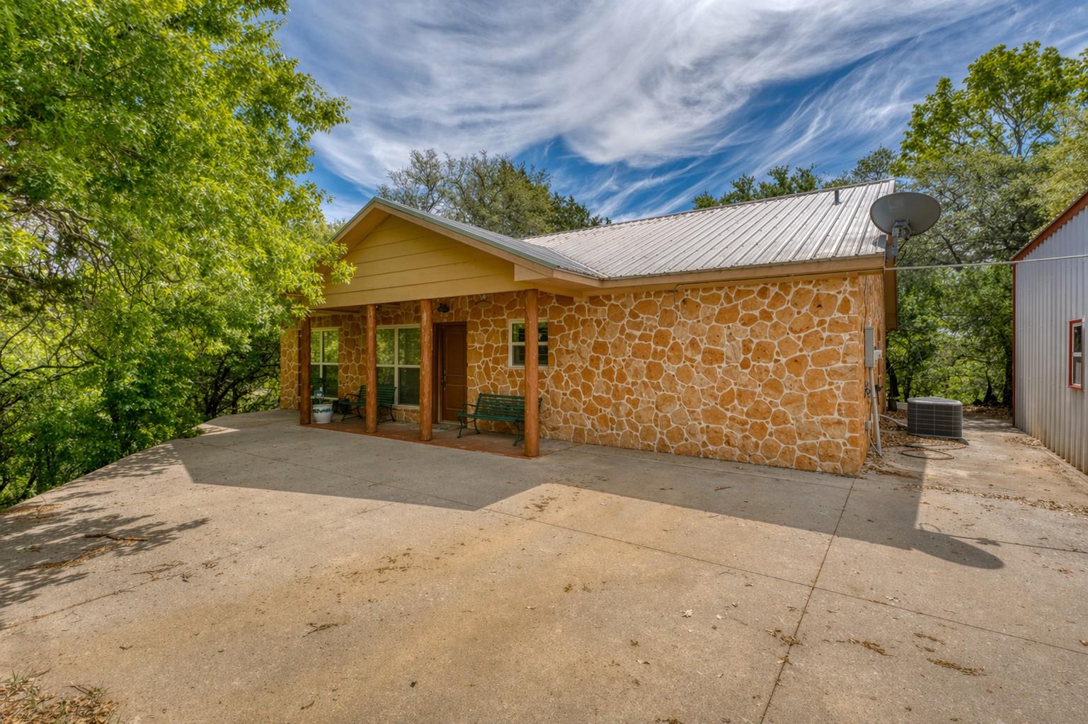 2145 Fm 922, Forestburg, TX 76239