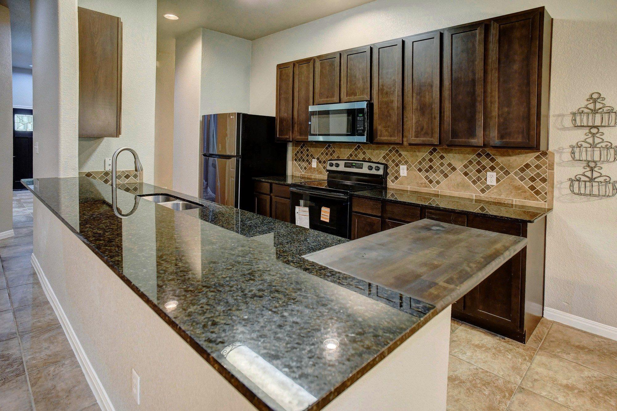 105 S Kaupo Dr, Bastrop, TX 78602