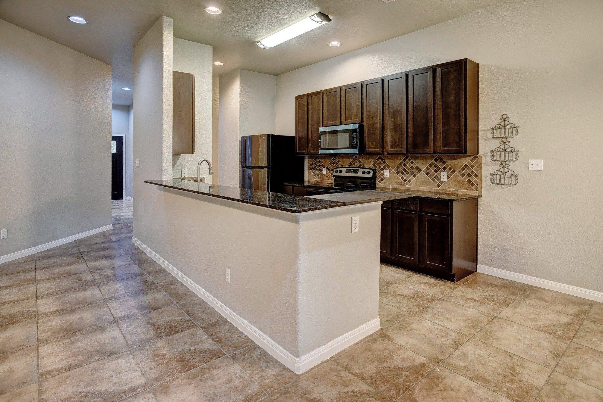 105 S Kaupo Dr, Bastrop, TX 78602