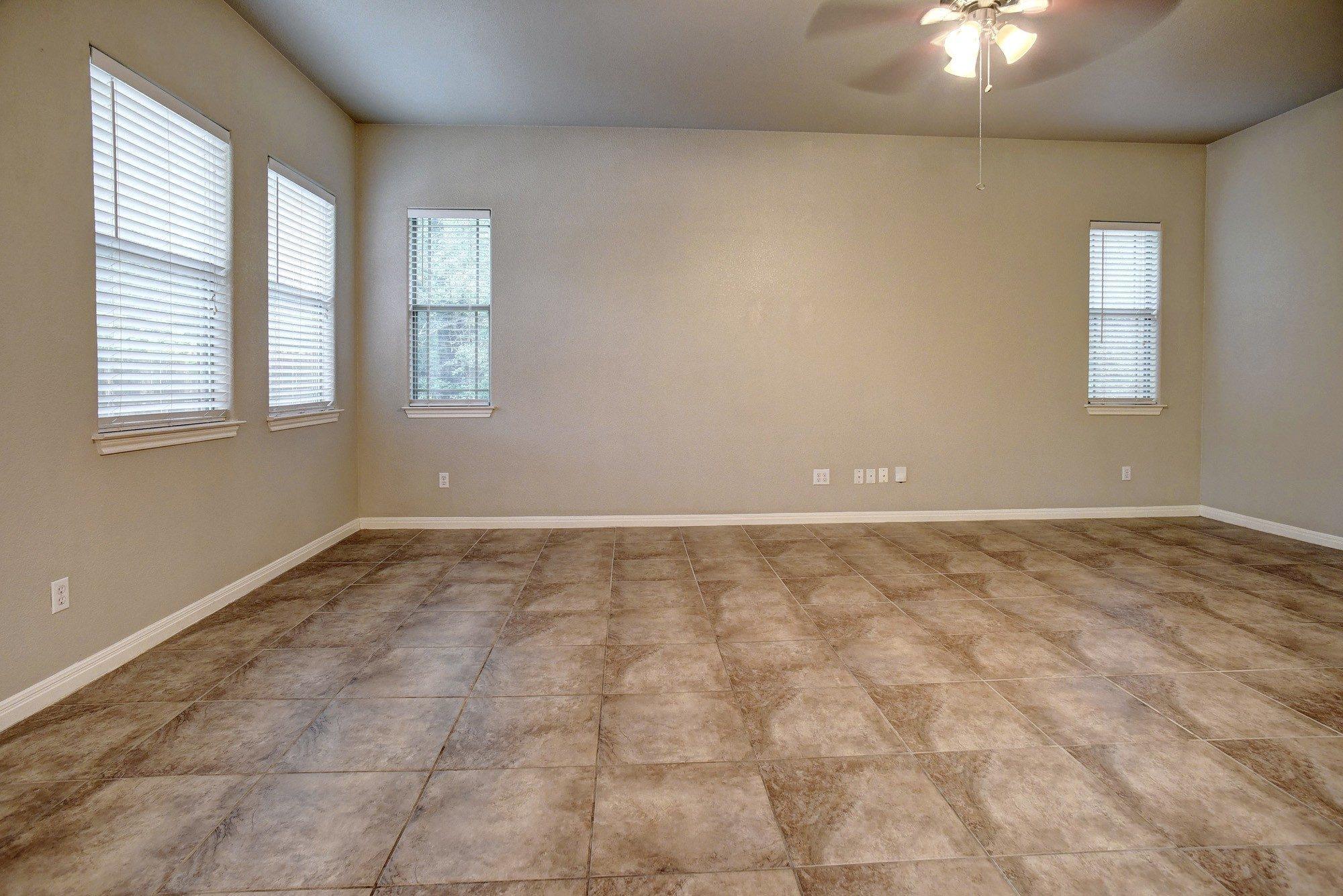 105 S Kaupo Dr, Bastrop, TX 78602