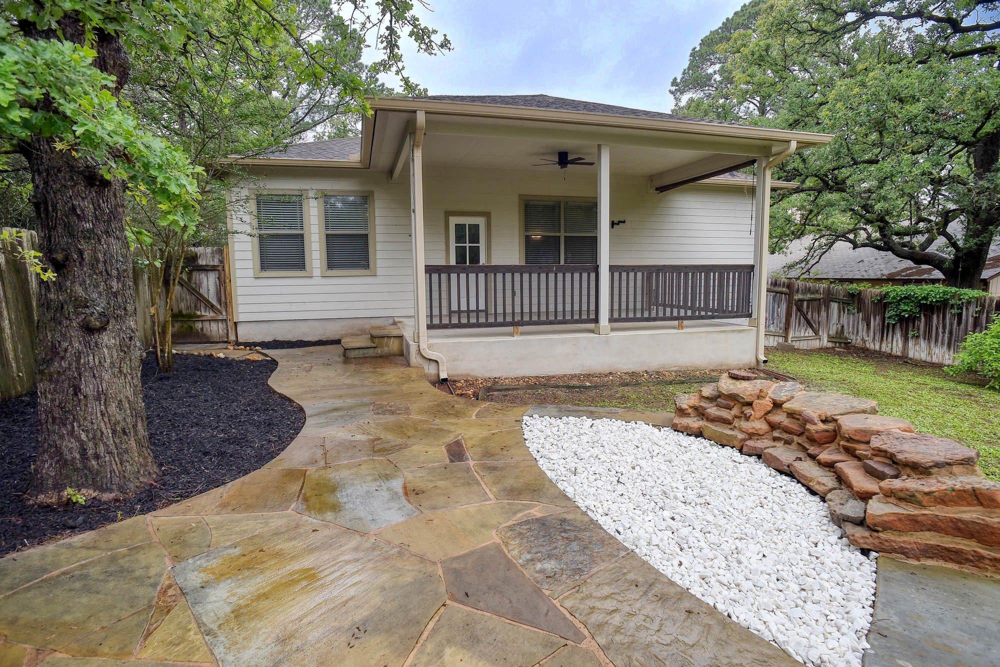 105 S Kaupo Dr, Bastrop, TX 78602