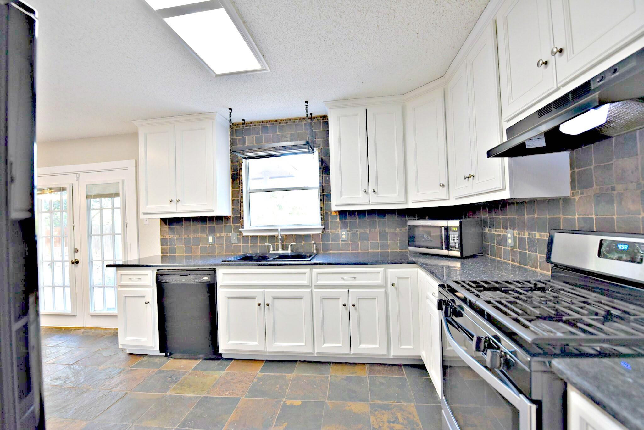 511 Cripple Creek Rd, Cedar Park, TX 78613