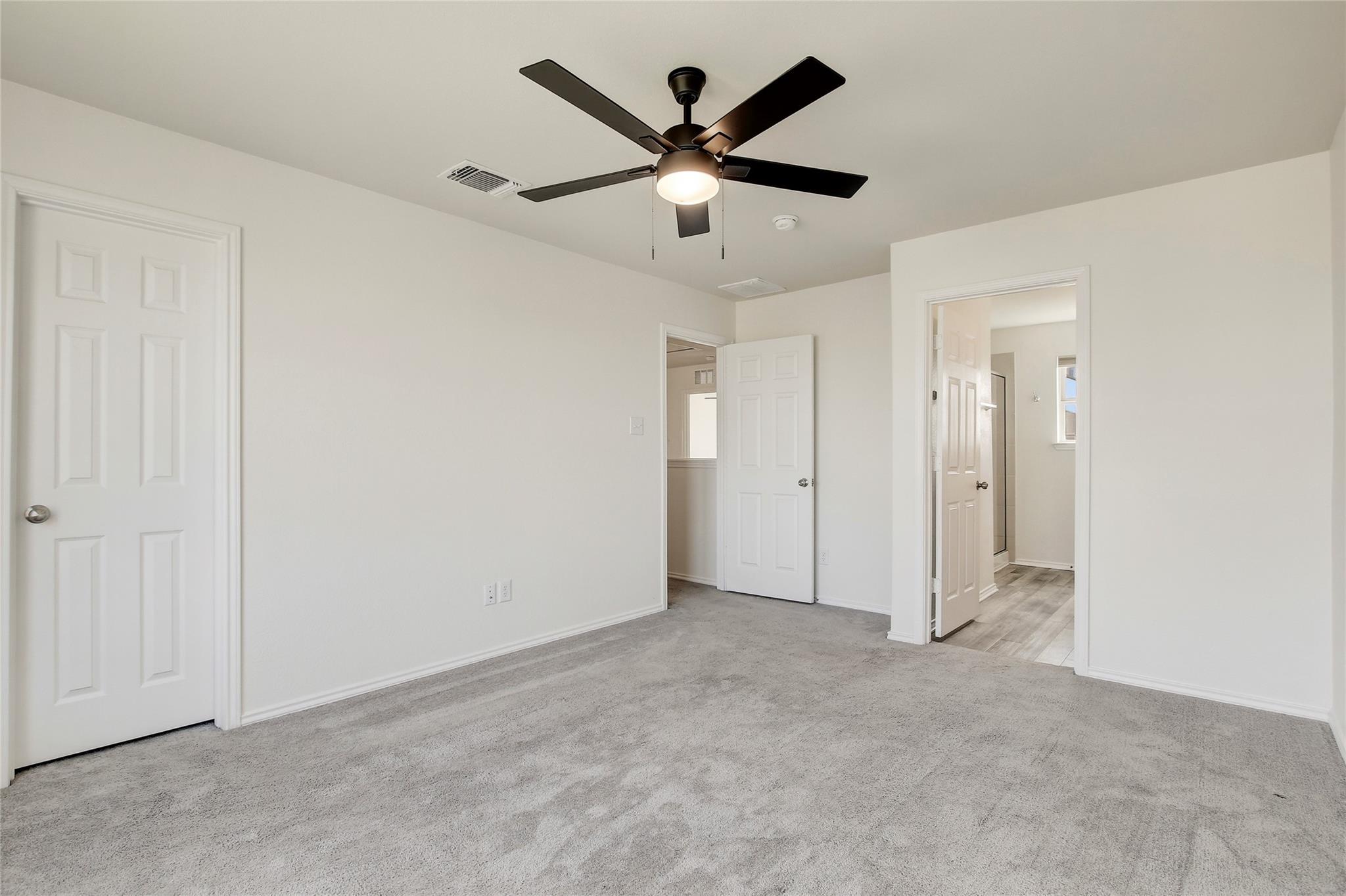 449 Stone Water Ln, Jarrell, TX 76588