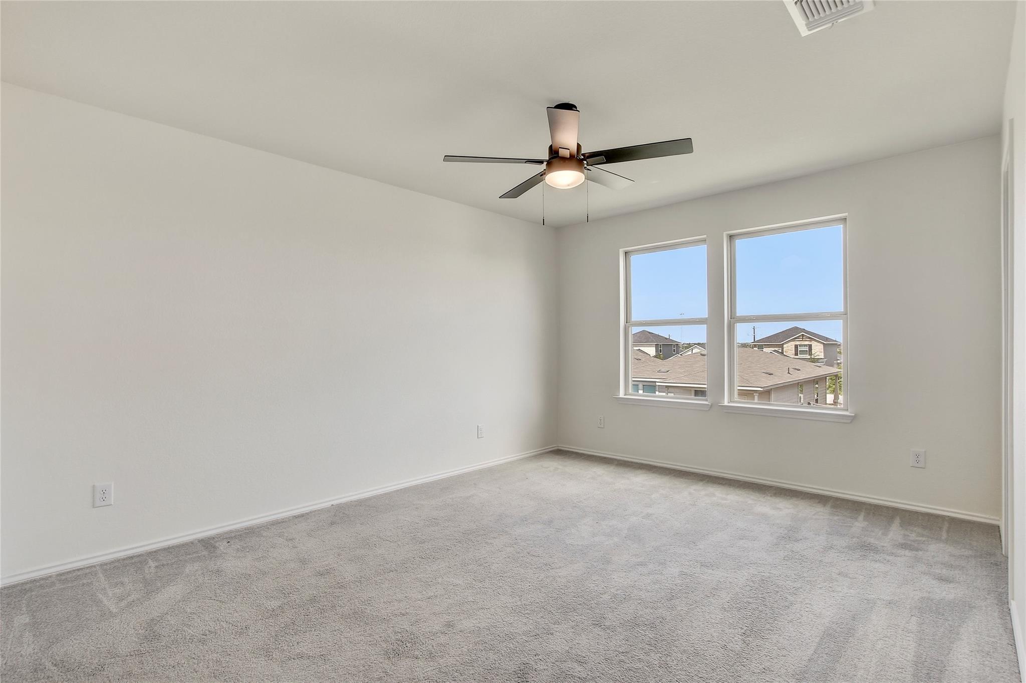 449 Stone Water Ln, Jarrell, TX 76588