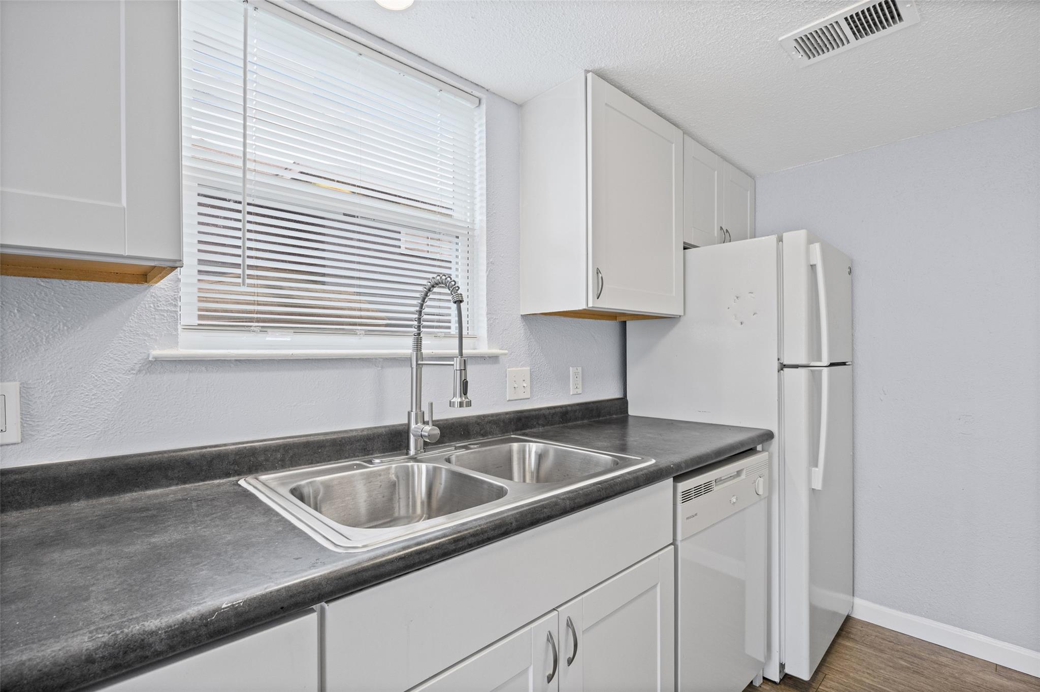 2615 Ektom Dr # A, Austin, TX 78745