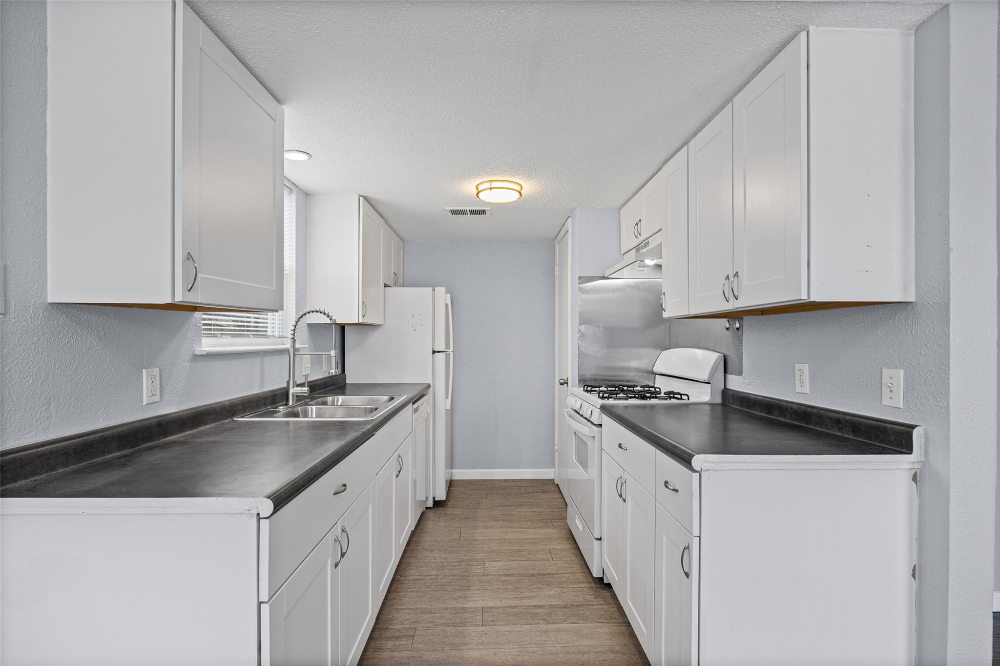 2615 Ektom Dr # A, Austin, TX 78745