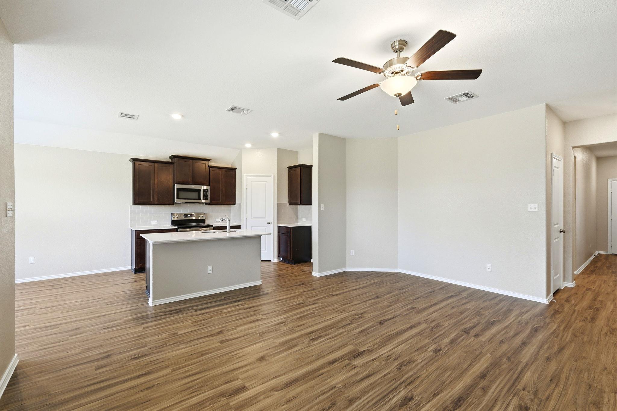 1001 Bluejack Way, Hutto, TX 78634