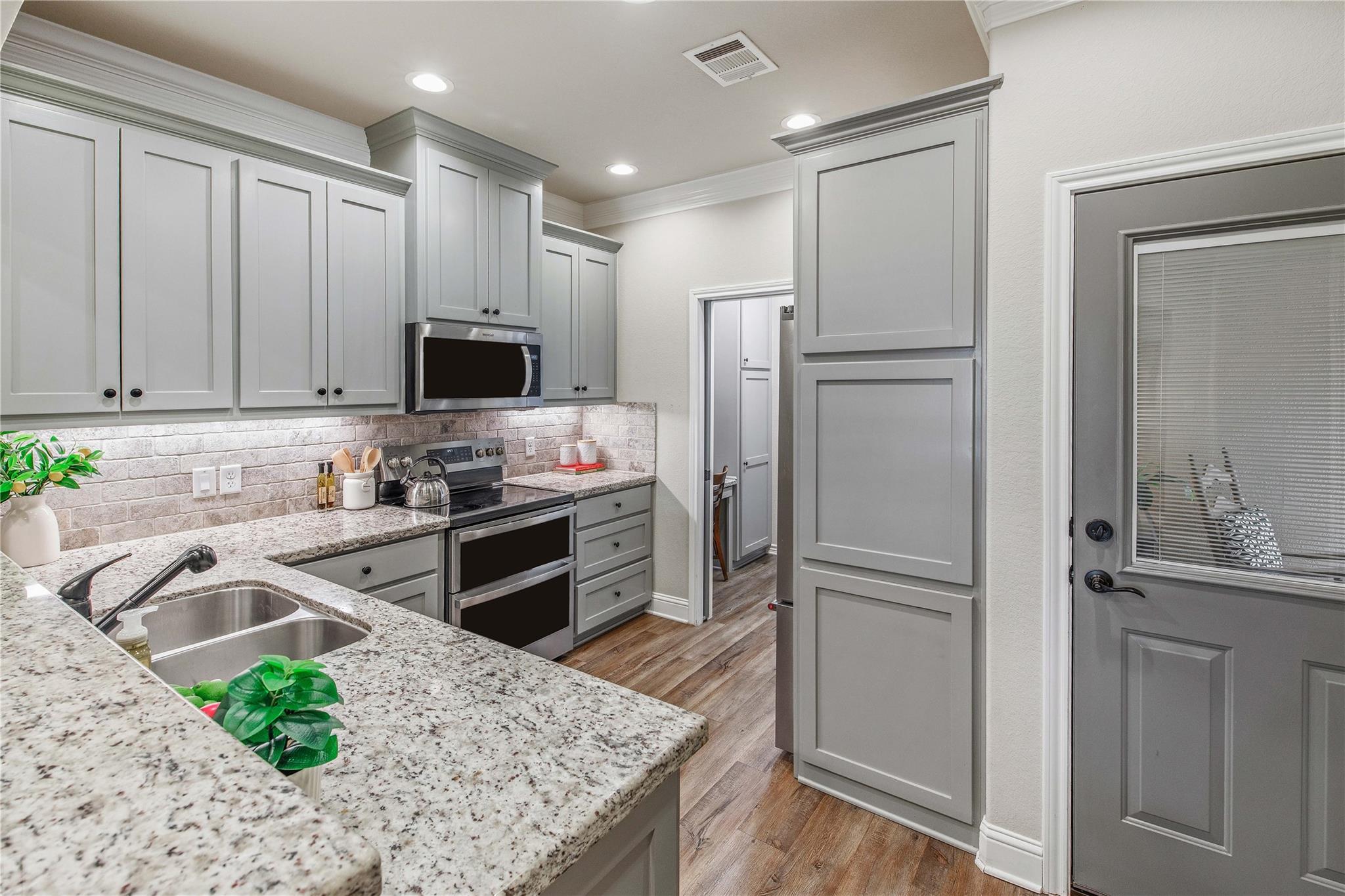 1753 Summit Crossing Ln, College Station, TX 77845