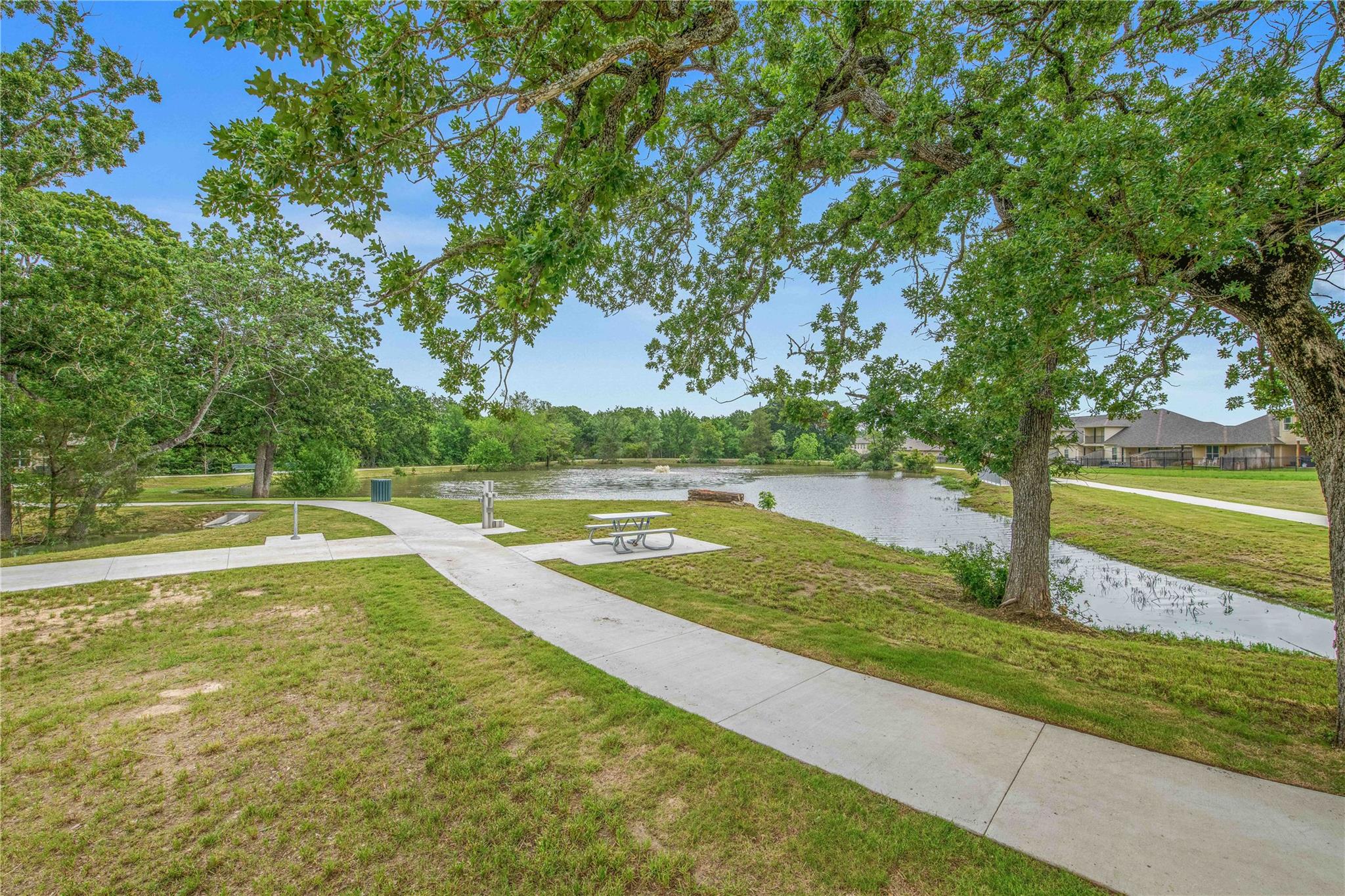 1753 Summit Crossing Ln, College Station, TX 77845