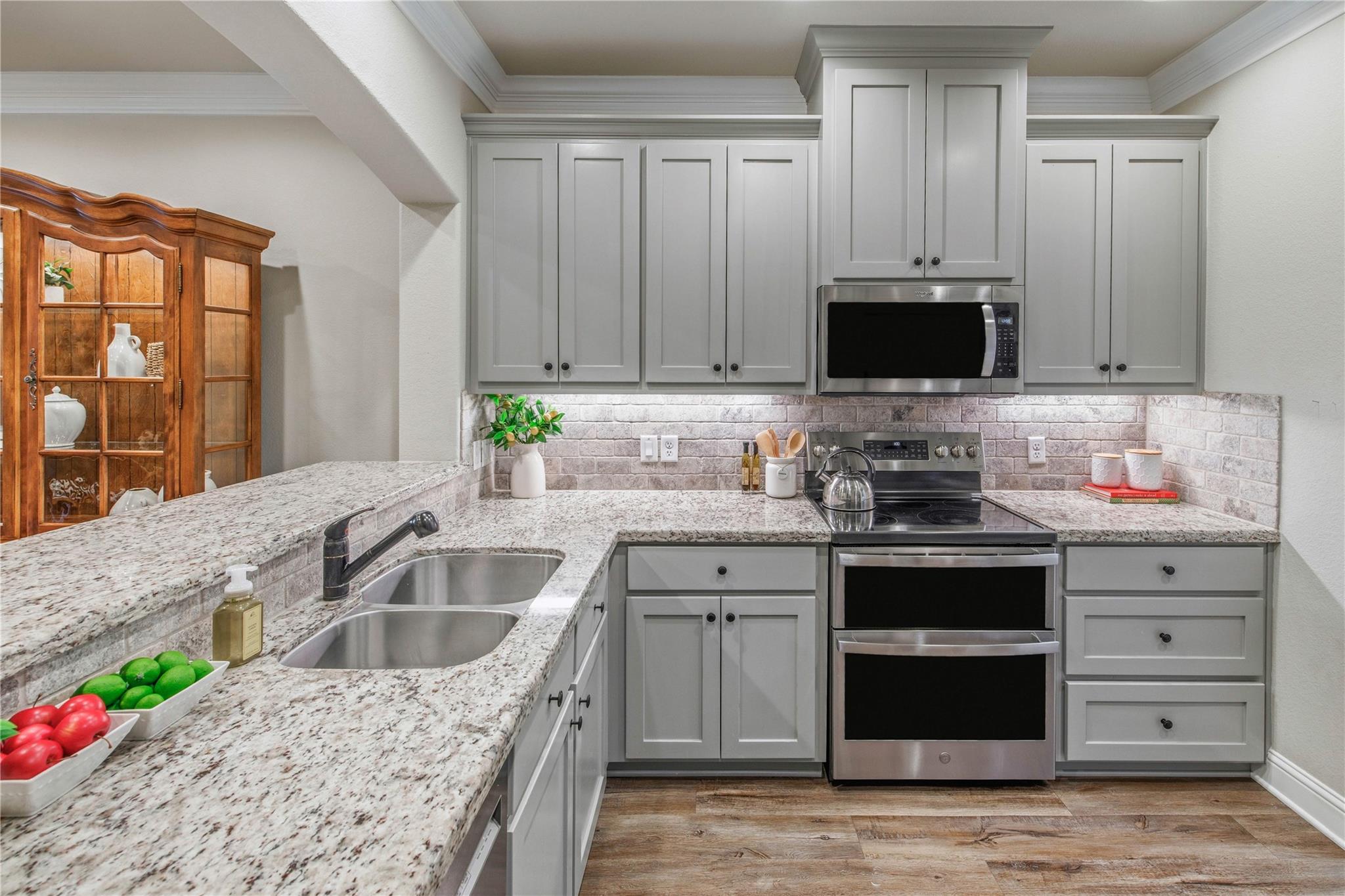 1753 Summit Crossing Ln, College Station, TX 77845