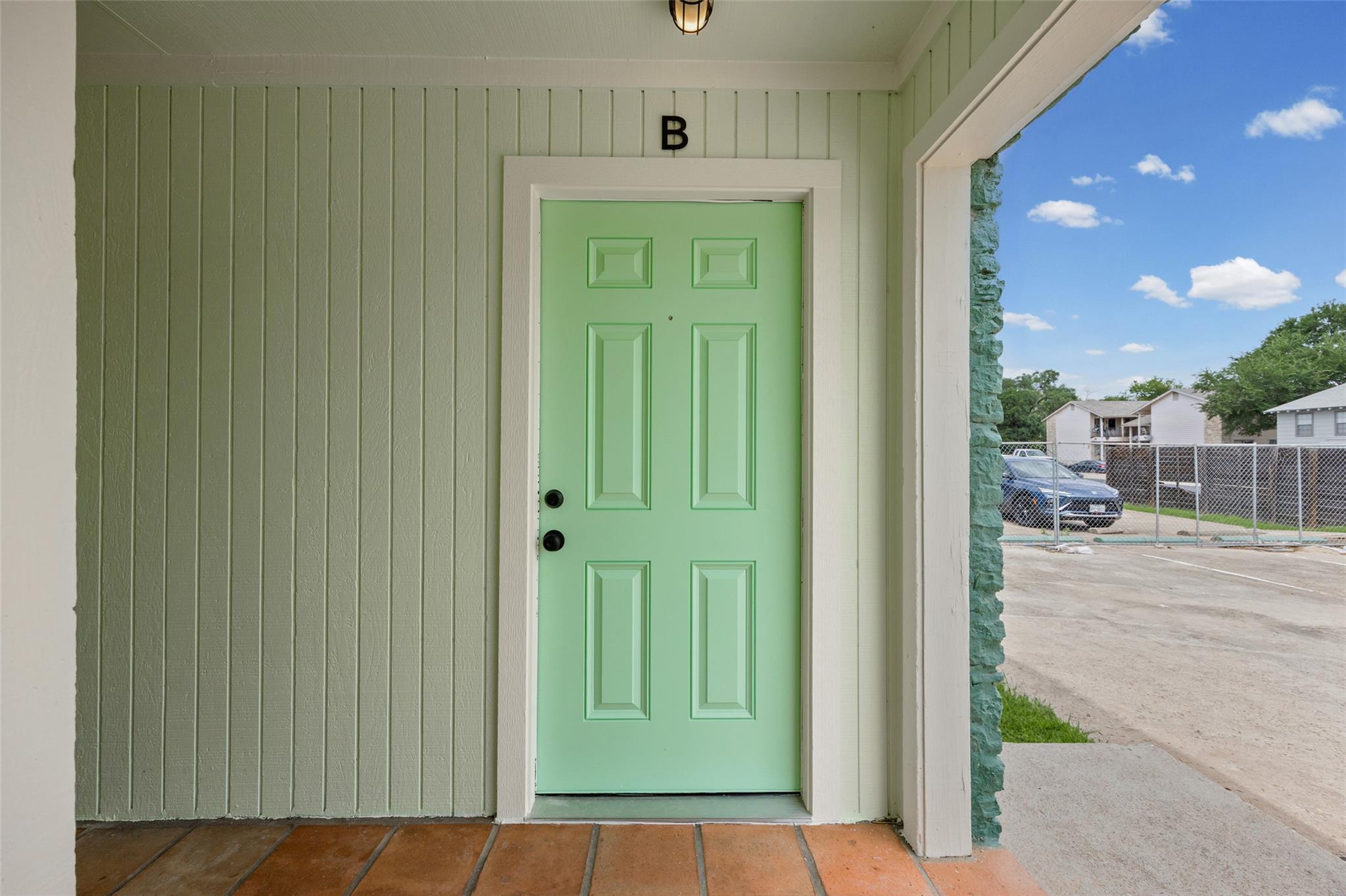 2615 Ektom Dr # B, Austin, TX 78745